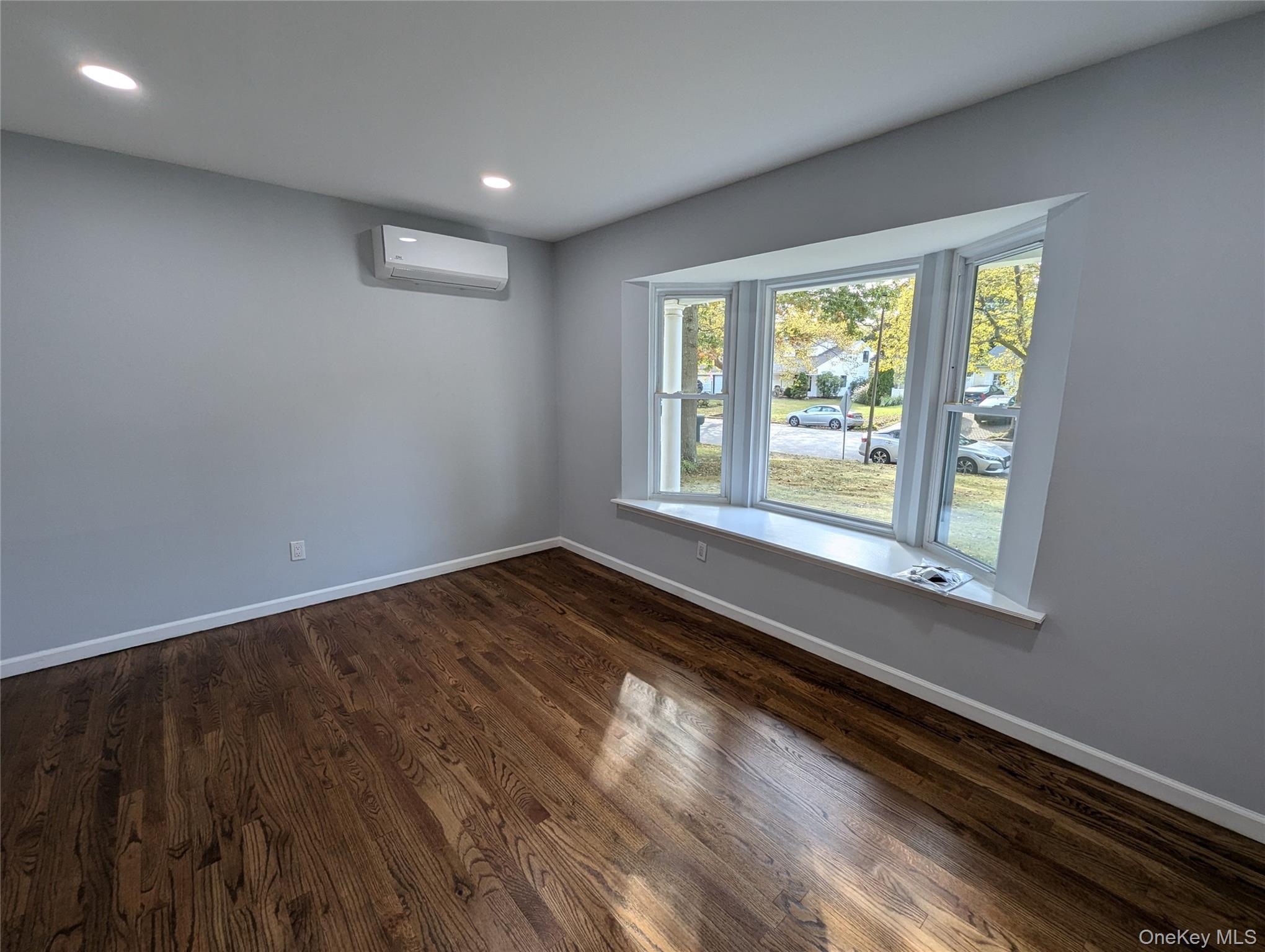 #5 photo, 144 Sequoia Drive, サフォーク郡 Coram , NY 11727