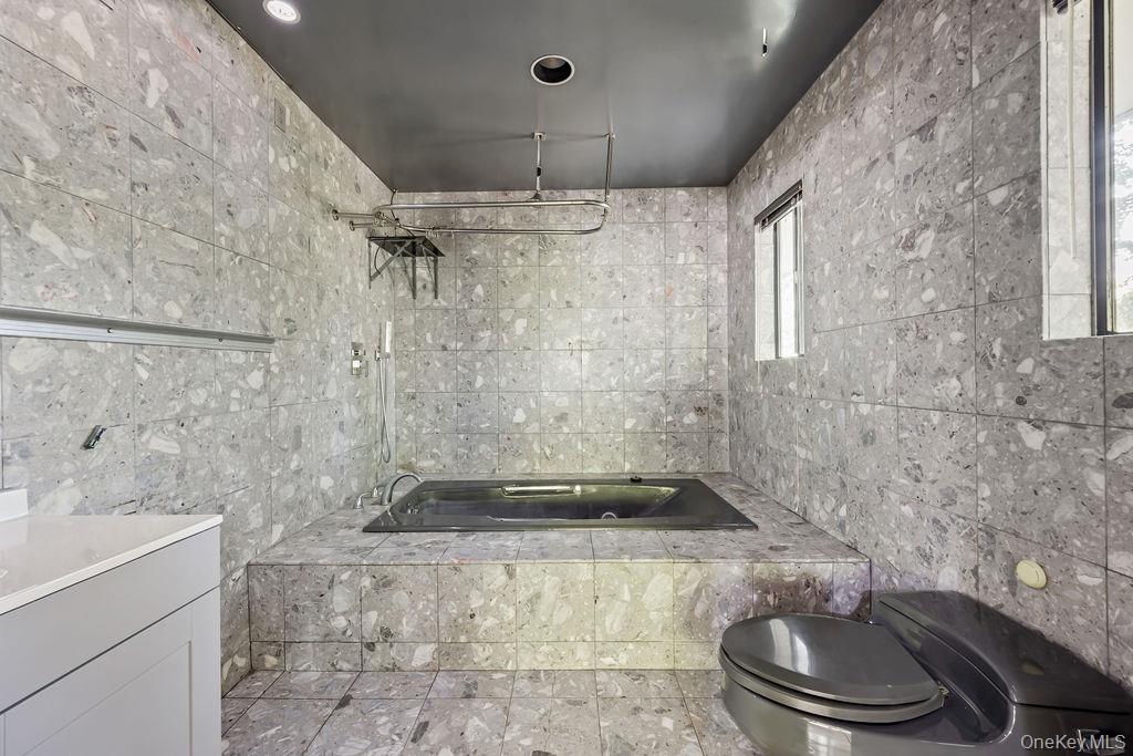 #13 photo, 16 Wagon Wheel Drive, New City , NY 10956