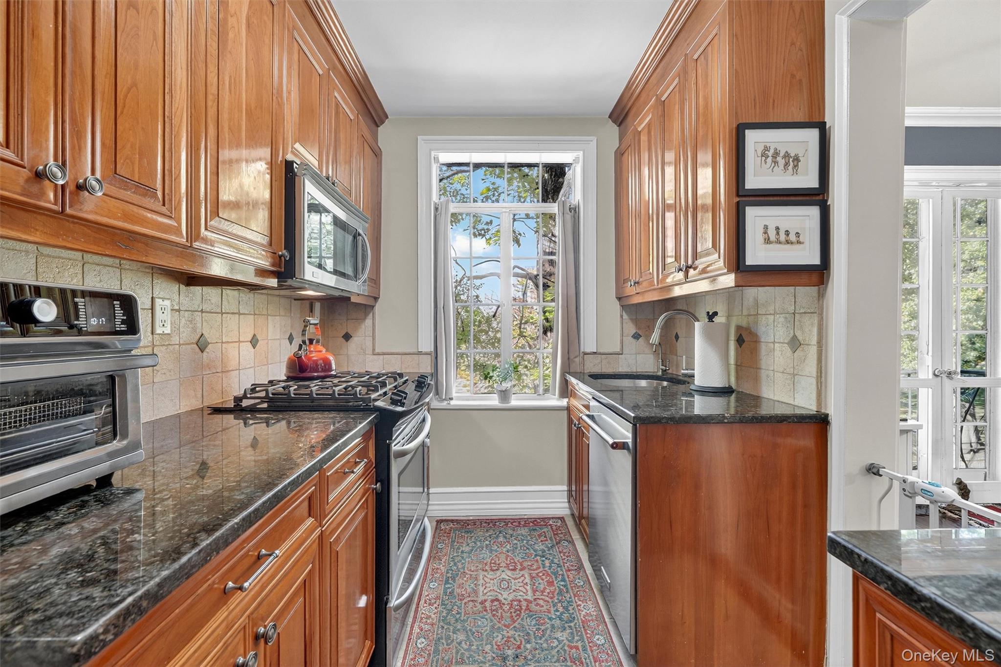 #15 photo, 20 N Broadway, White Plains , NY 10601