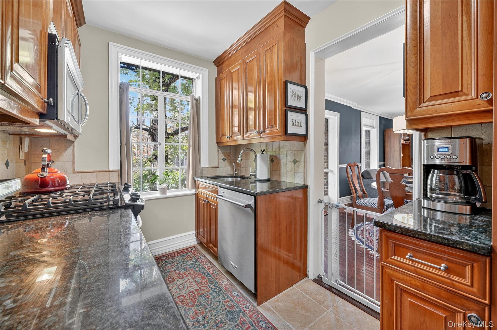 #16 photo, 20 N Broadway, White Plains , NY 10601