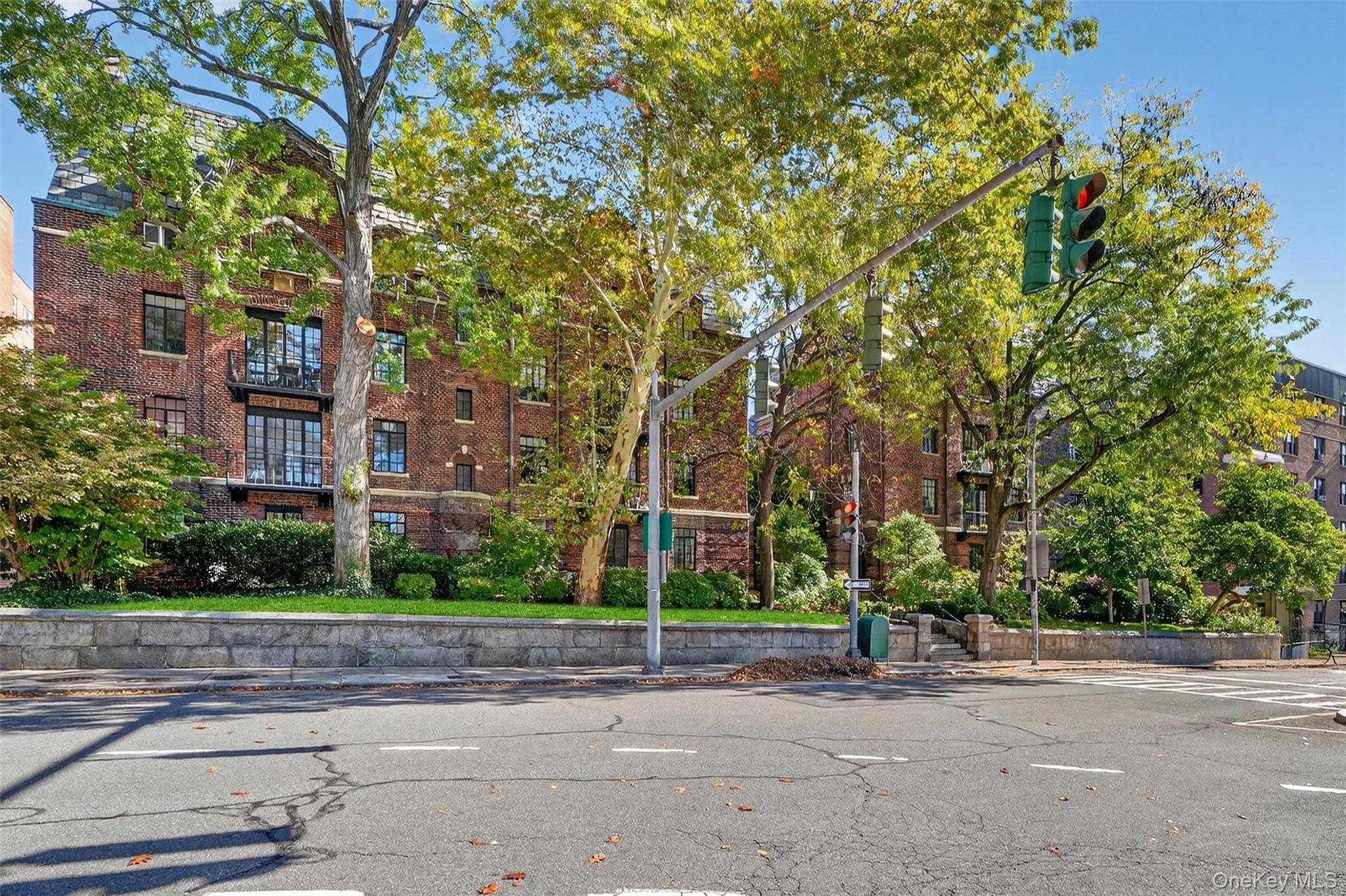 #2 photo, 20 N Broadway, White Plains , NY 10601