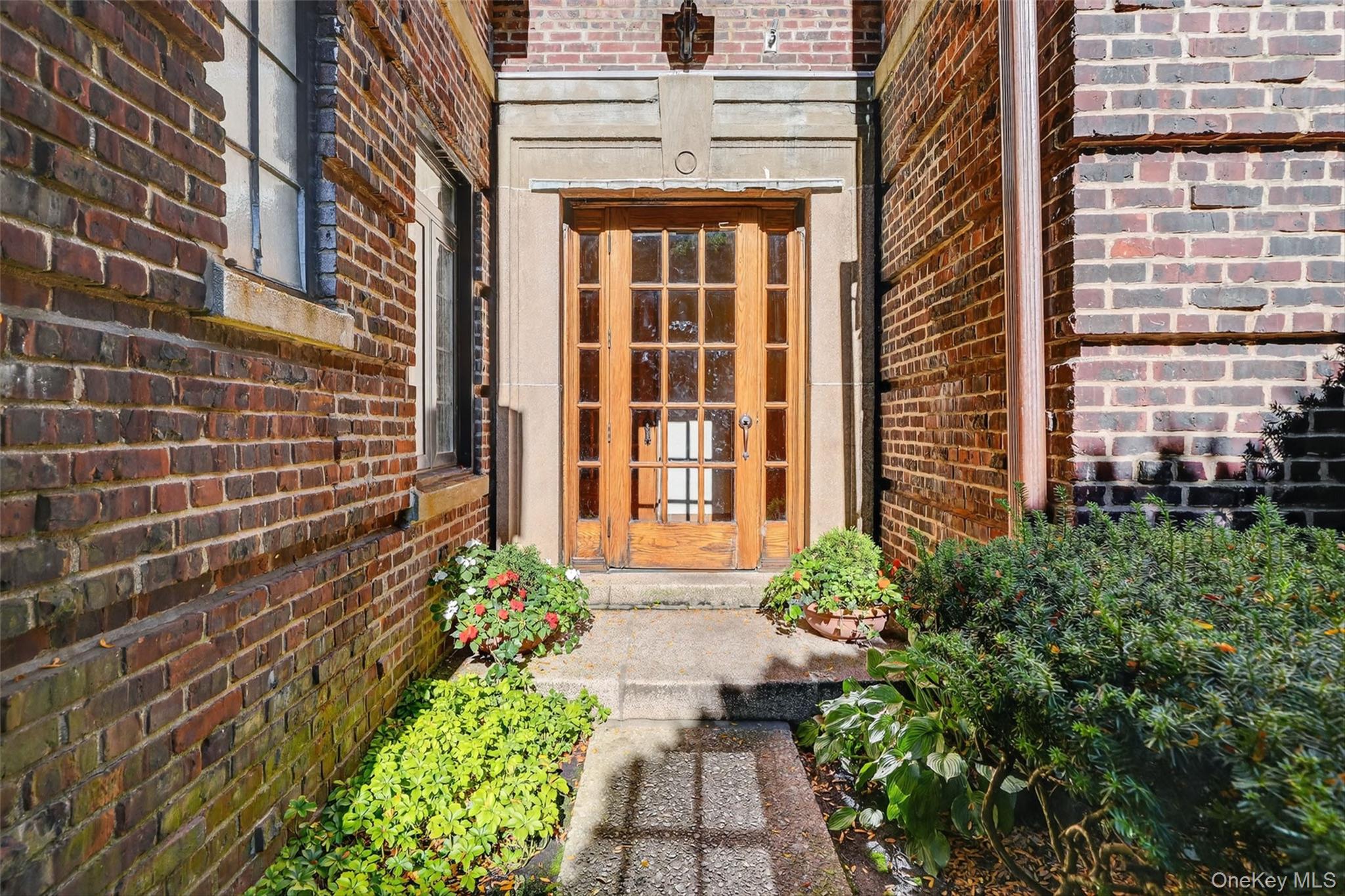 #5 photo, 20 N Broadway, White Plains , NY 10601