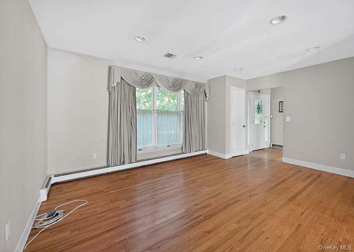 #13 photo, 168 Hickory Street, サフォーク郡 Port Jefferson Station , NY 11776