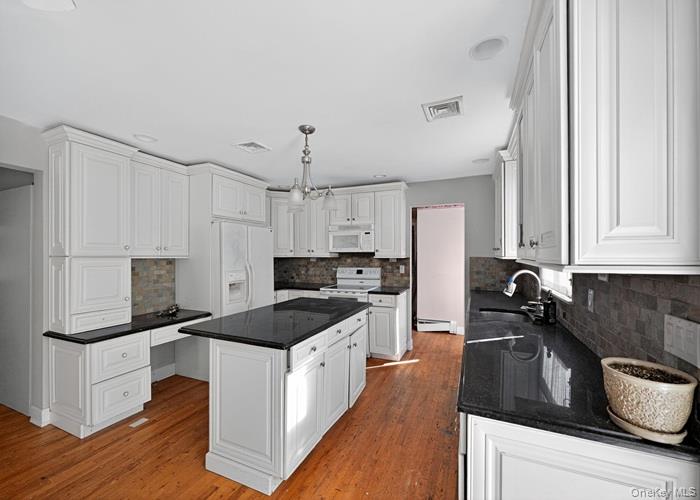 #9 photo, 168 Hickory Street, サフォーク郡 Port Jefferson Station , NY 11776