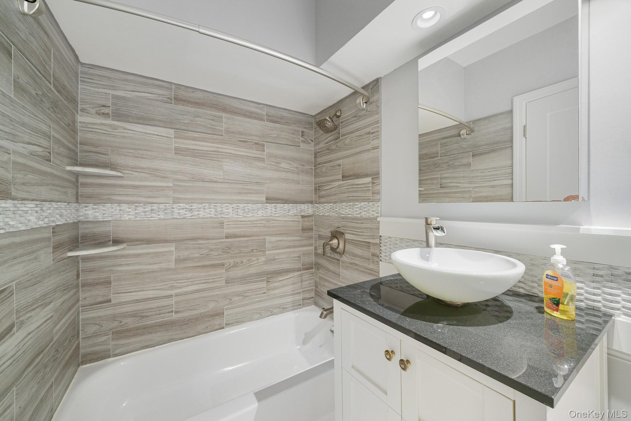 #14 photo, 1 Landmark Square, Port Chester , NY 10573