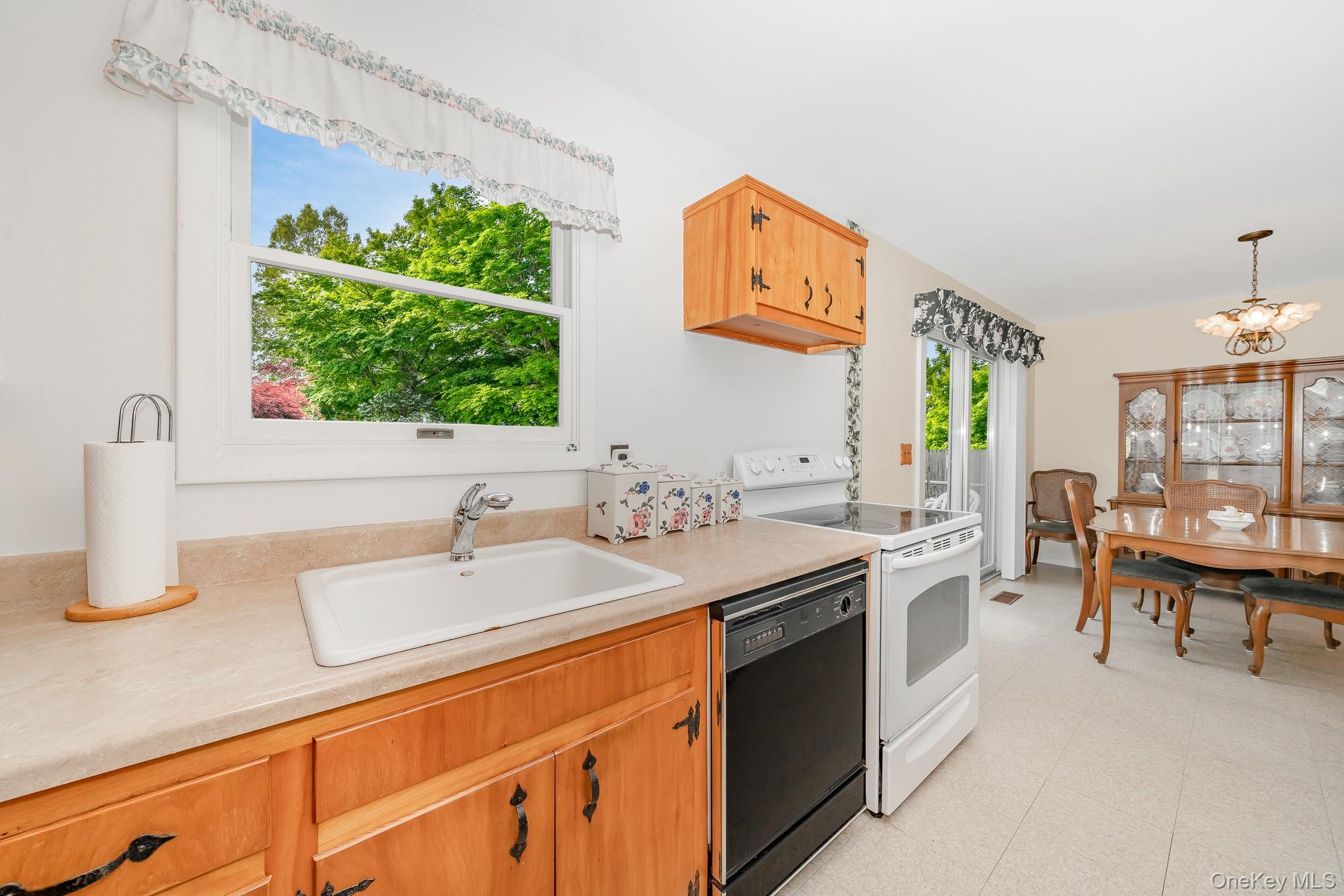 #11 photo, 10 Argonne Road, サフォーク郡 Hampton Bays , NY 11946