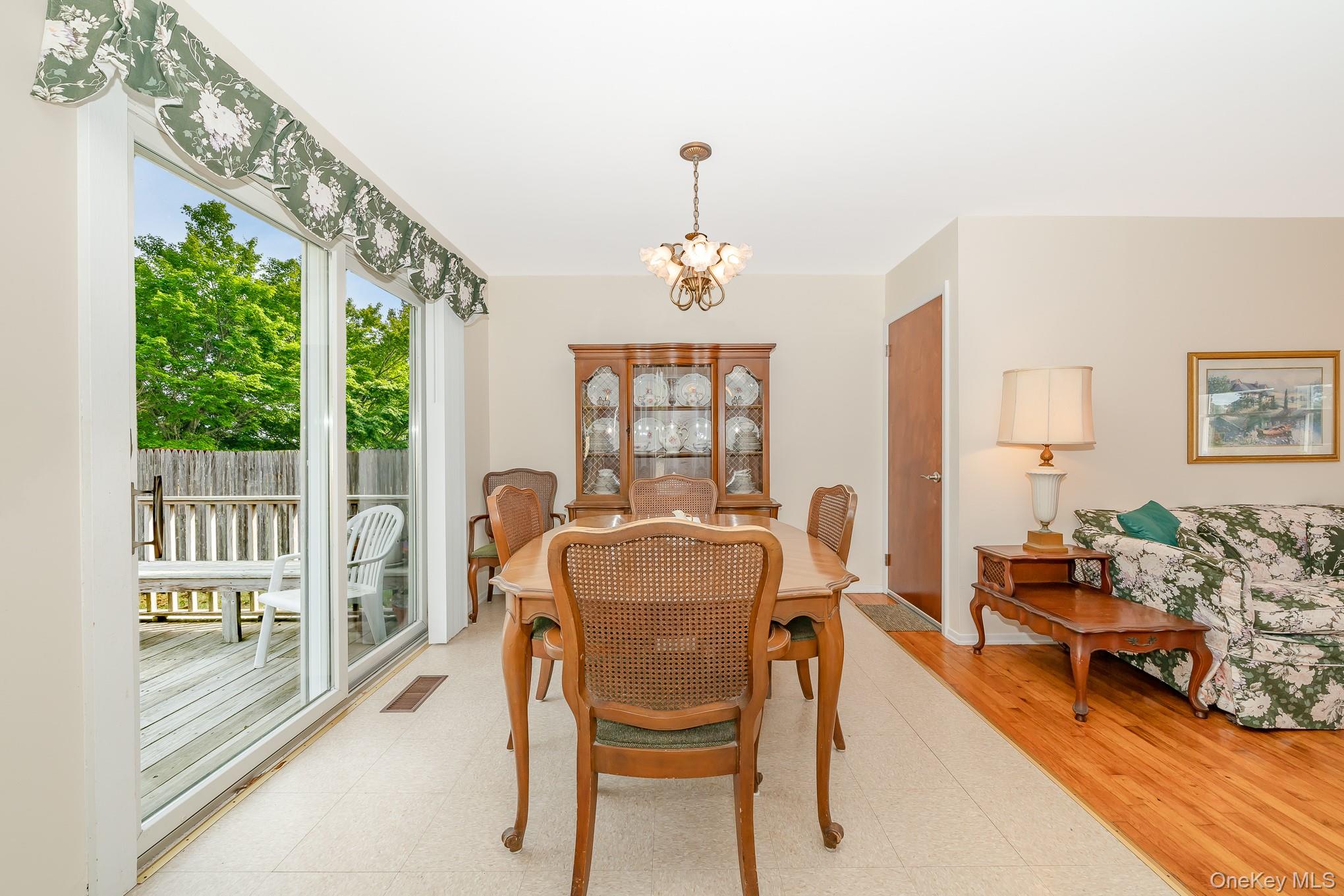 #12 photo, 10 Argonne Road, サフォーク郡 Hampton Bays , NY 11946