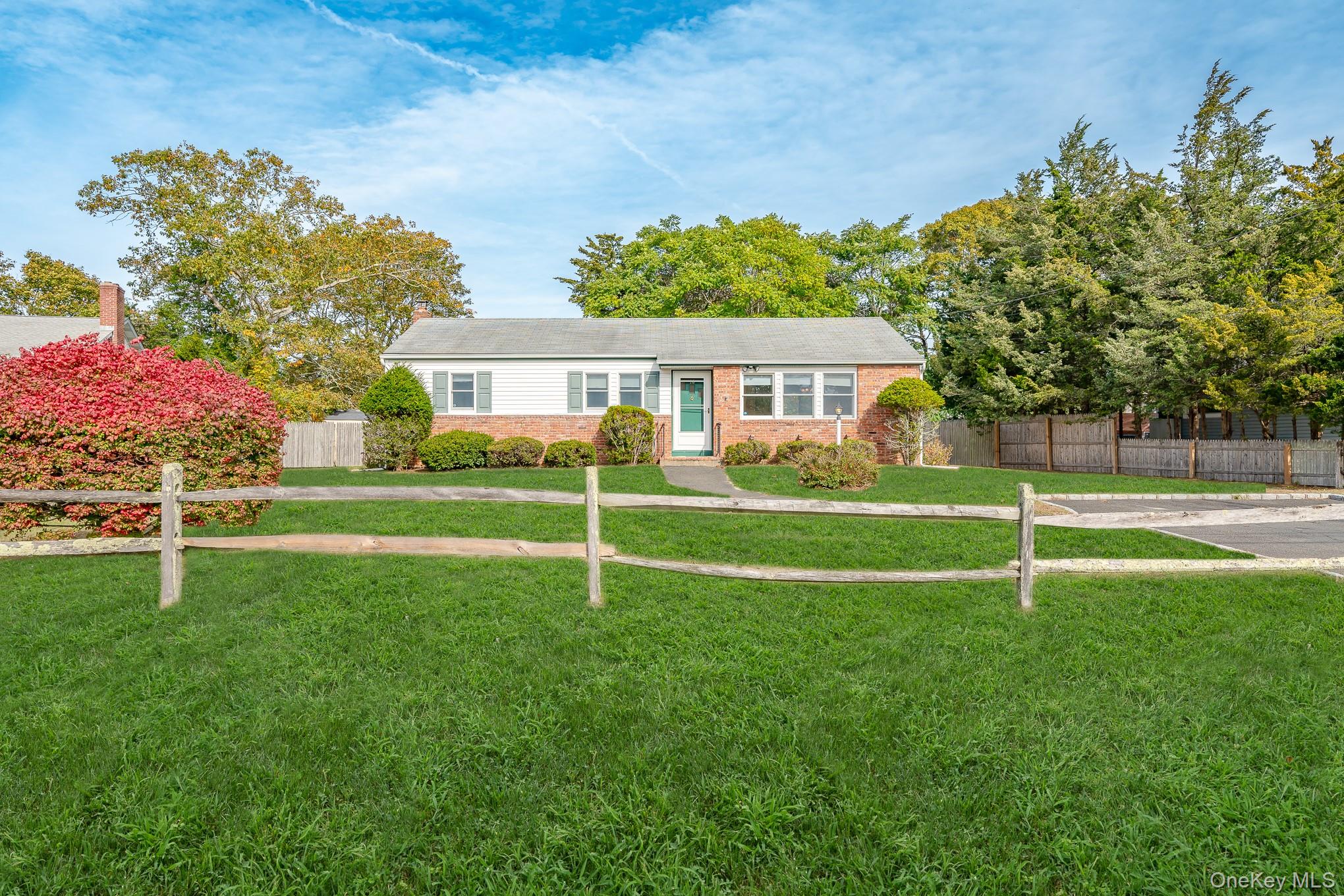 #20 photo, 10 Argonne Road, サフォーク郡 Hampton Bays , NY 11946