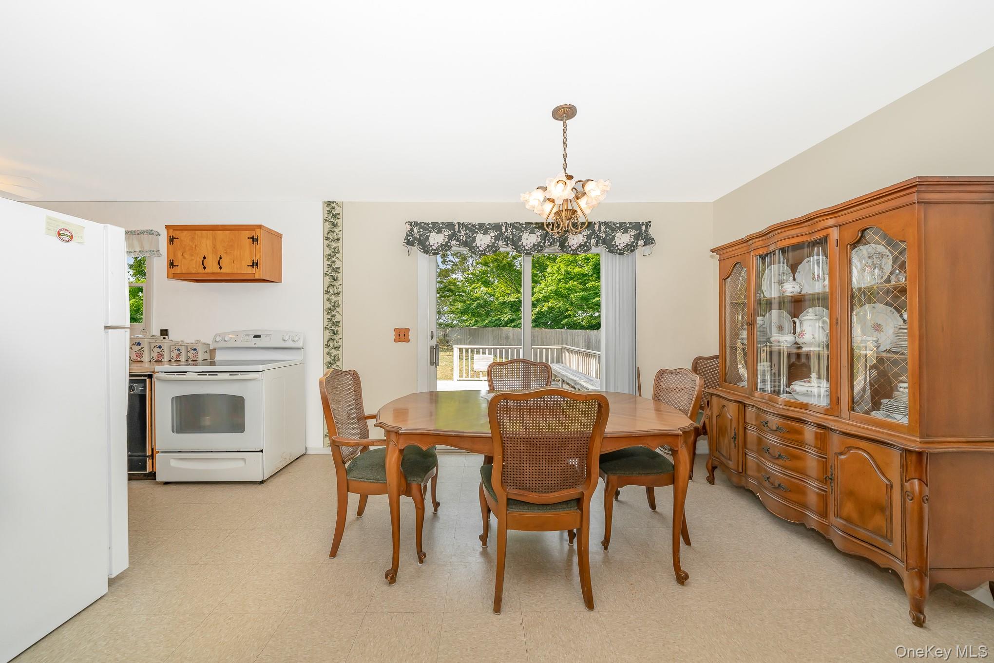 #6 photo, 10 Argonne Road, サフォーク郡 Hampton Bays , NY 11946