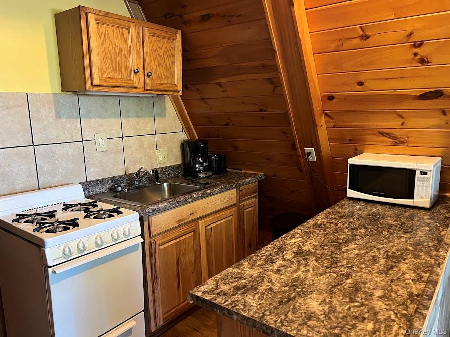 #16 photo, 2354 Rt 9n, Lake George , NY 12845