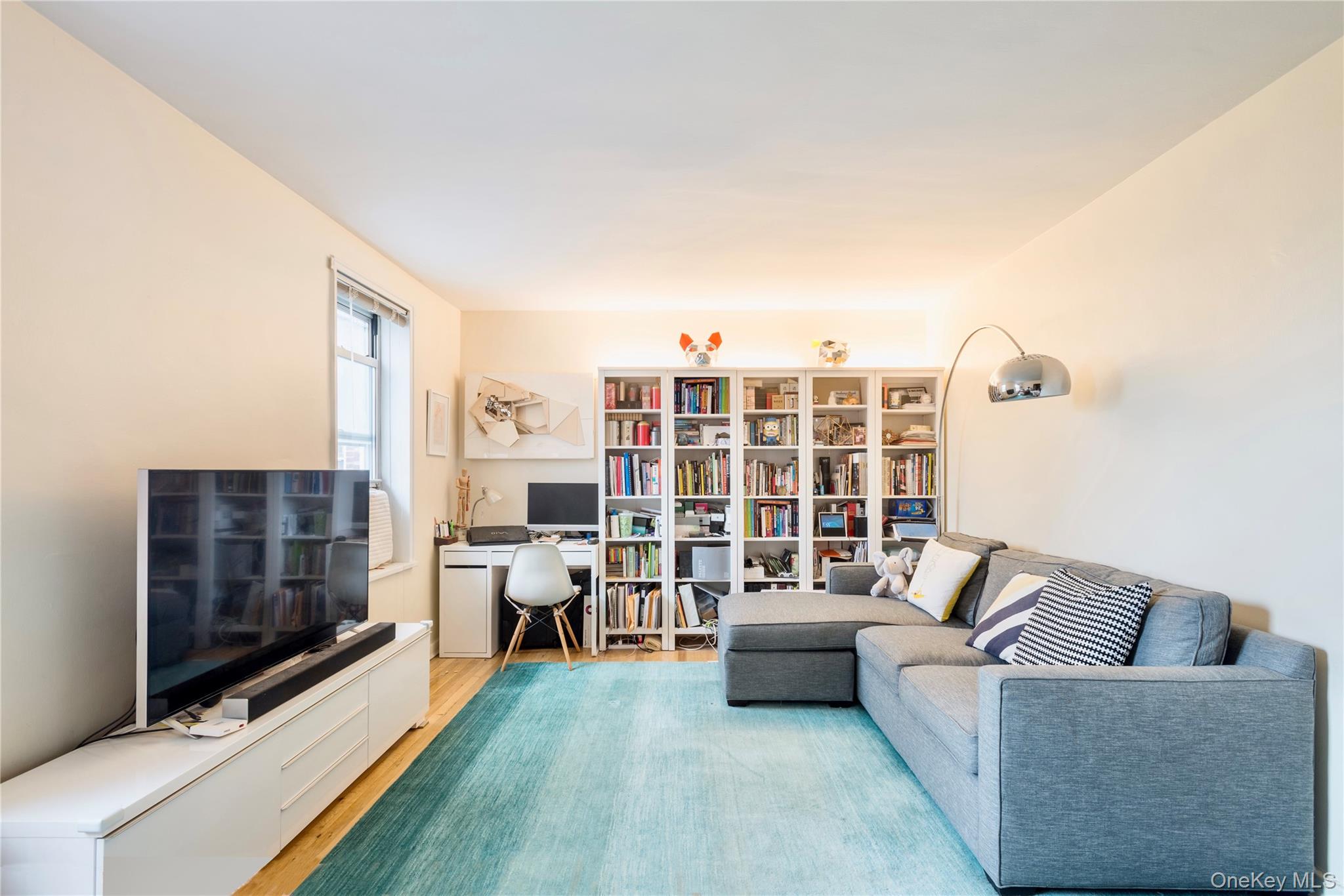 #5 photo, 72-61 113th Street, クイーンズ区 Forest Hills , NY 11375