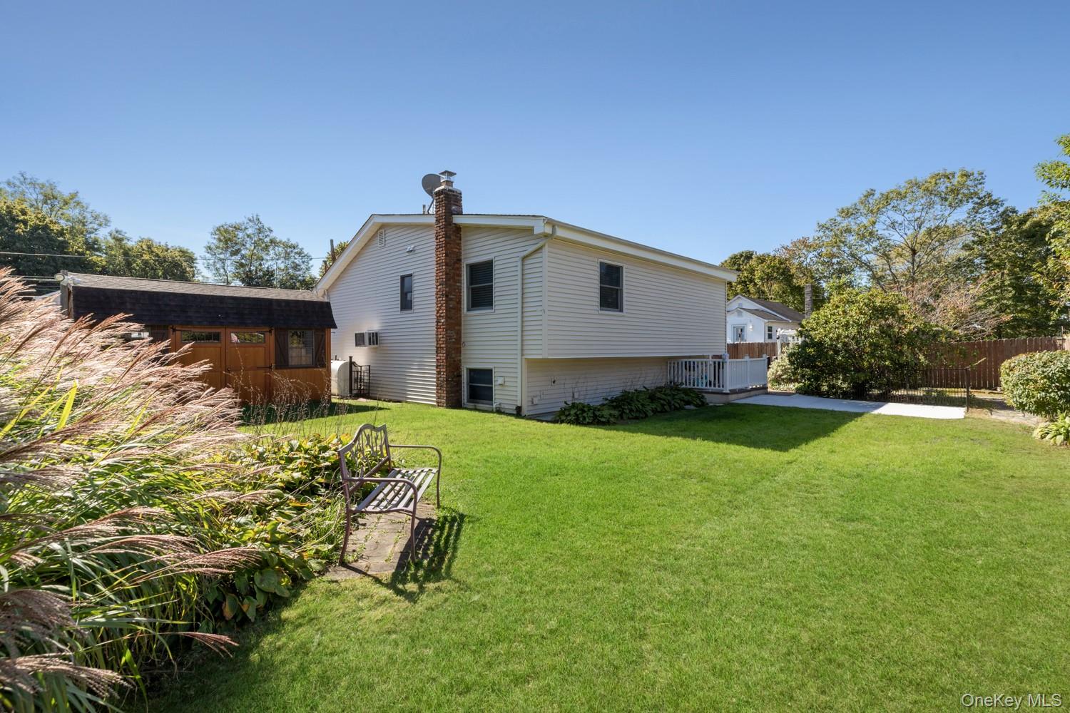 #20 photo, 3 Hoover Court, サフォーク郡 Mastic , NY 11950