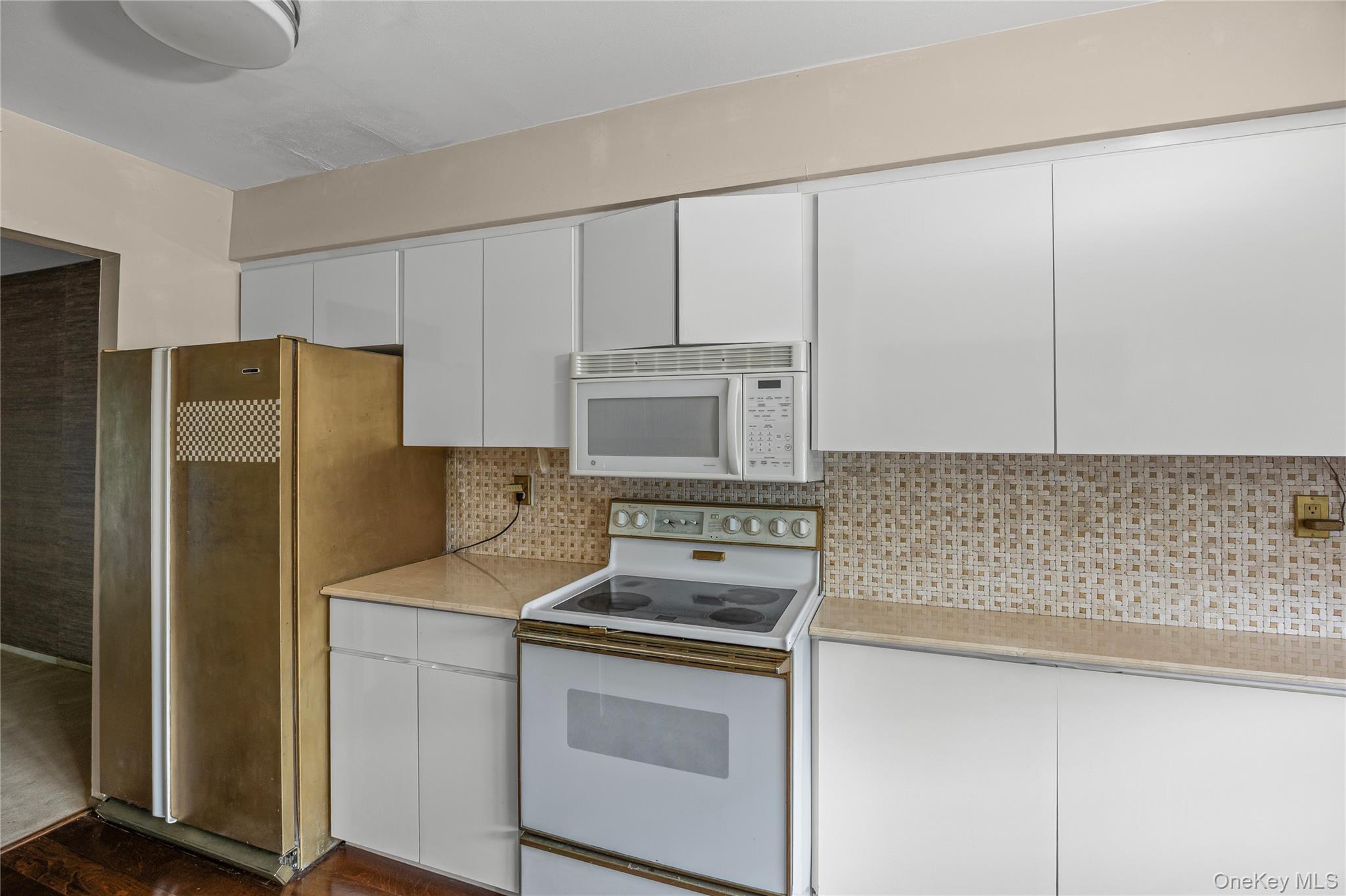 #12 photo, 78 Hayloft Court, Huntington Station , NY 11746