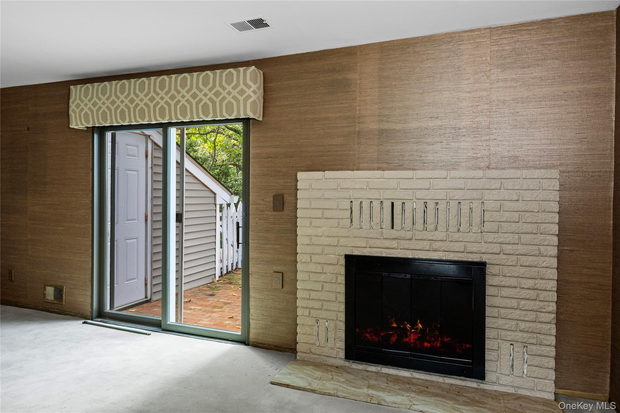 #19 photo, 78 Hayloft Court, Huntington Station , NY 11746