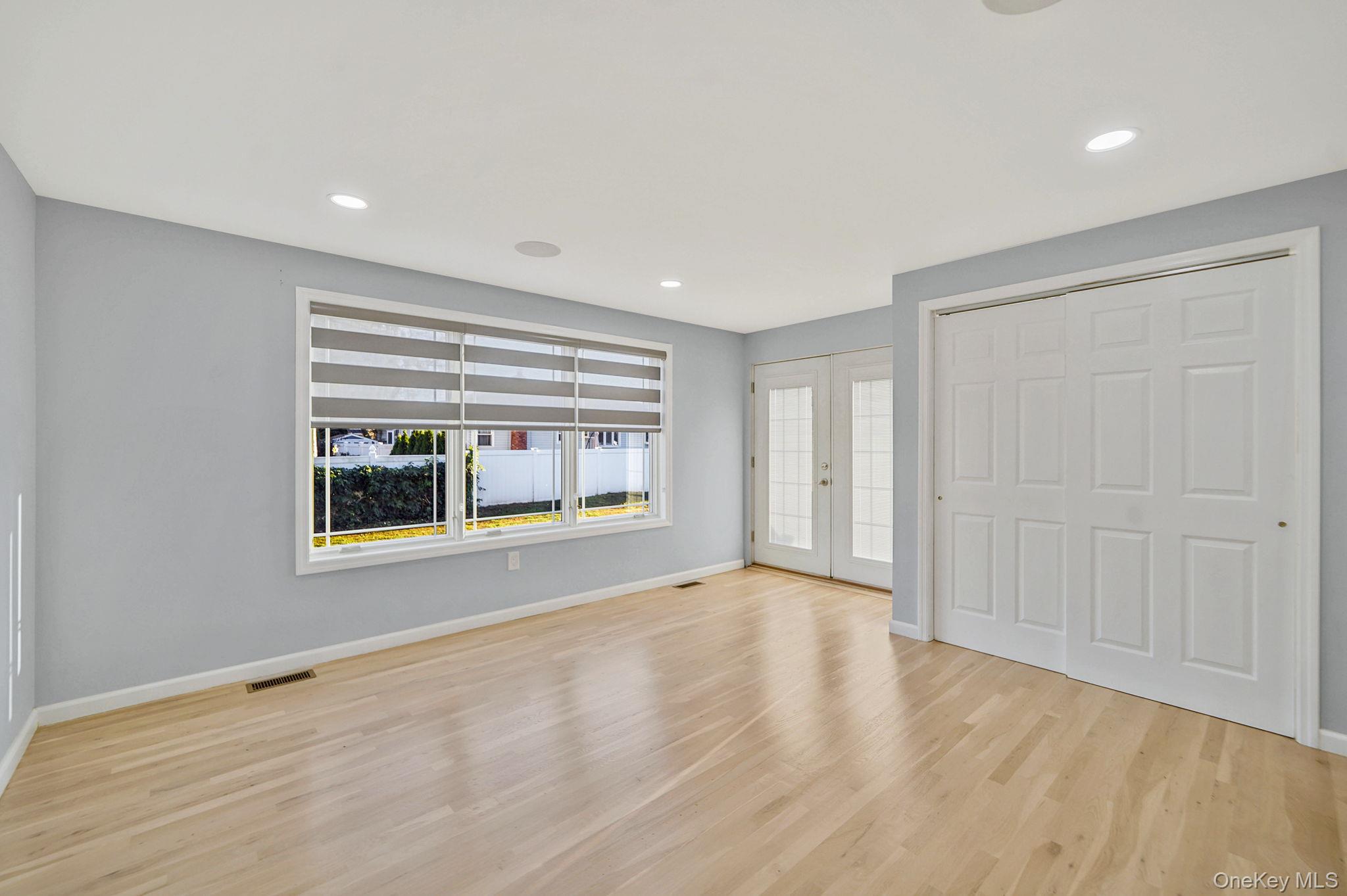 #13 photo, 20 Pell Avenue, サフォーク郡 North Babylon , NY 11703