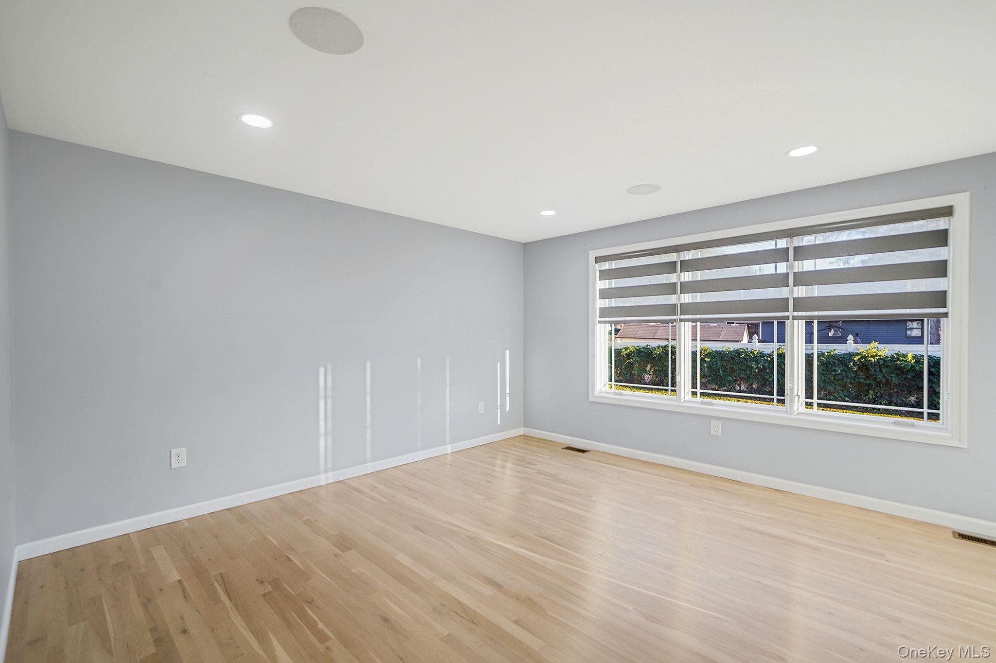 #15 photo, 20 Pell Avenue, サフォーク郡 North Babylon , NY 11703