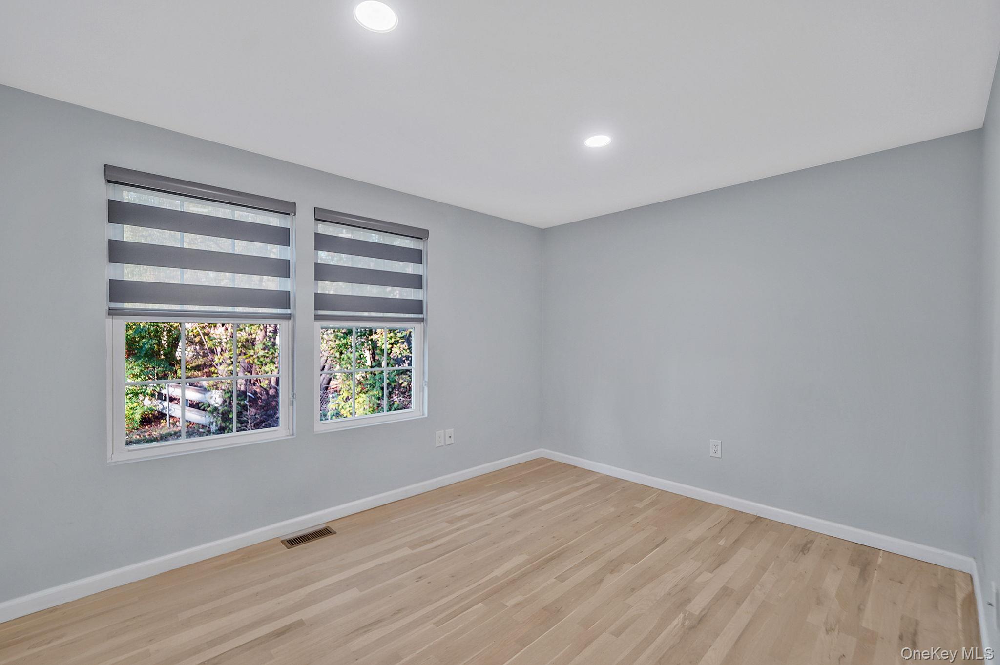 #18 photo, 20 Pell Avenue, サフォーク郡 North Babylon , NY 11703