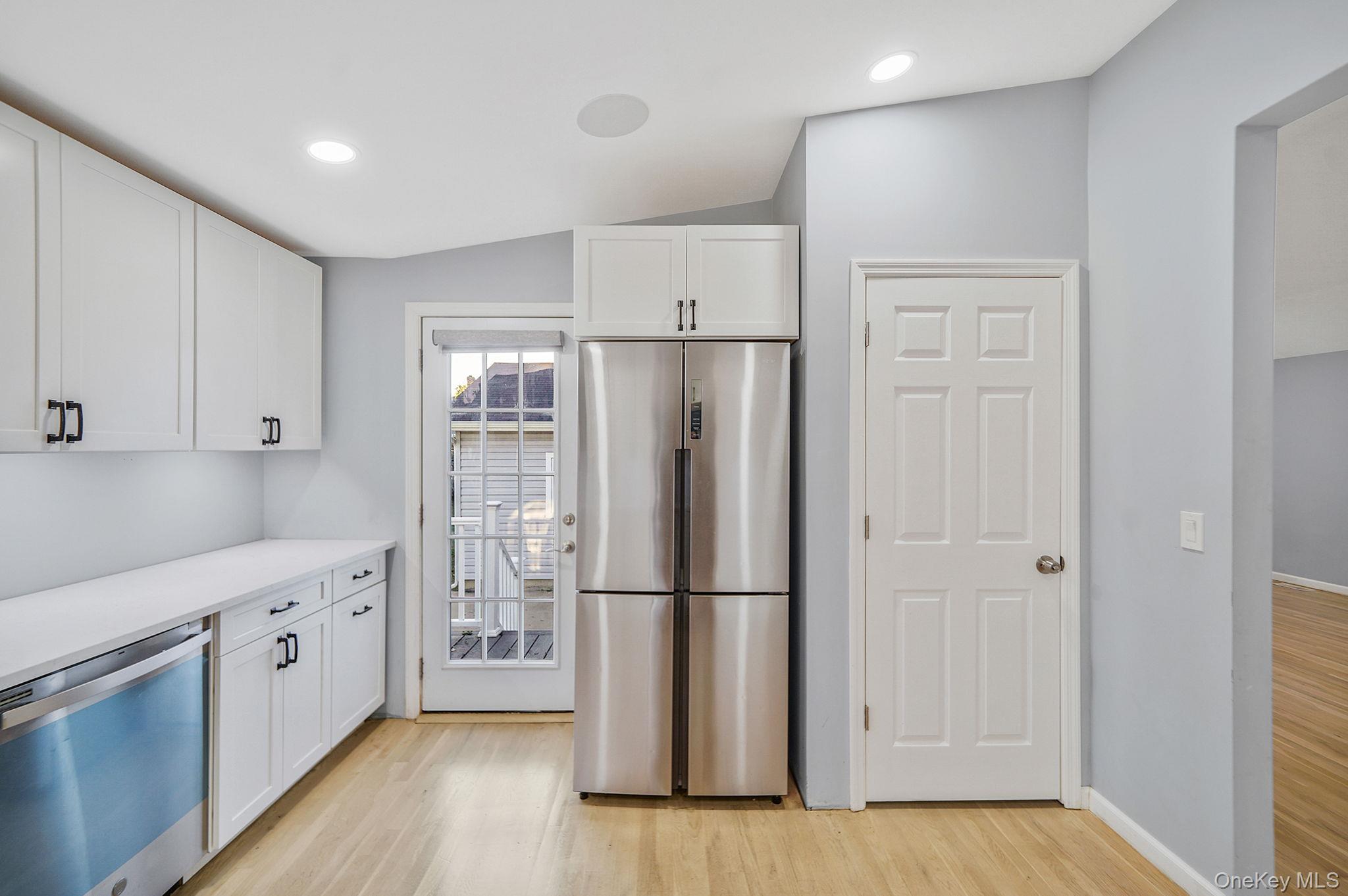 #6 photo, 20 Pell Avenue, サフォーク郡 North Babylon , NY 11703