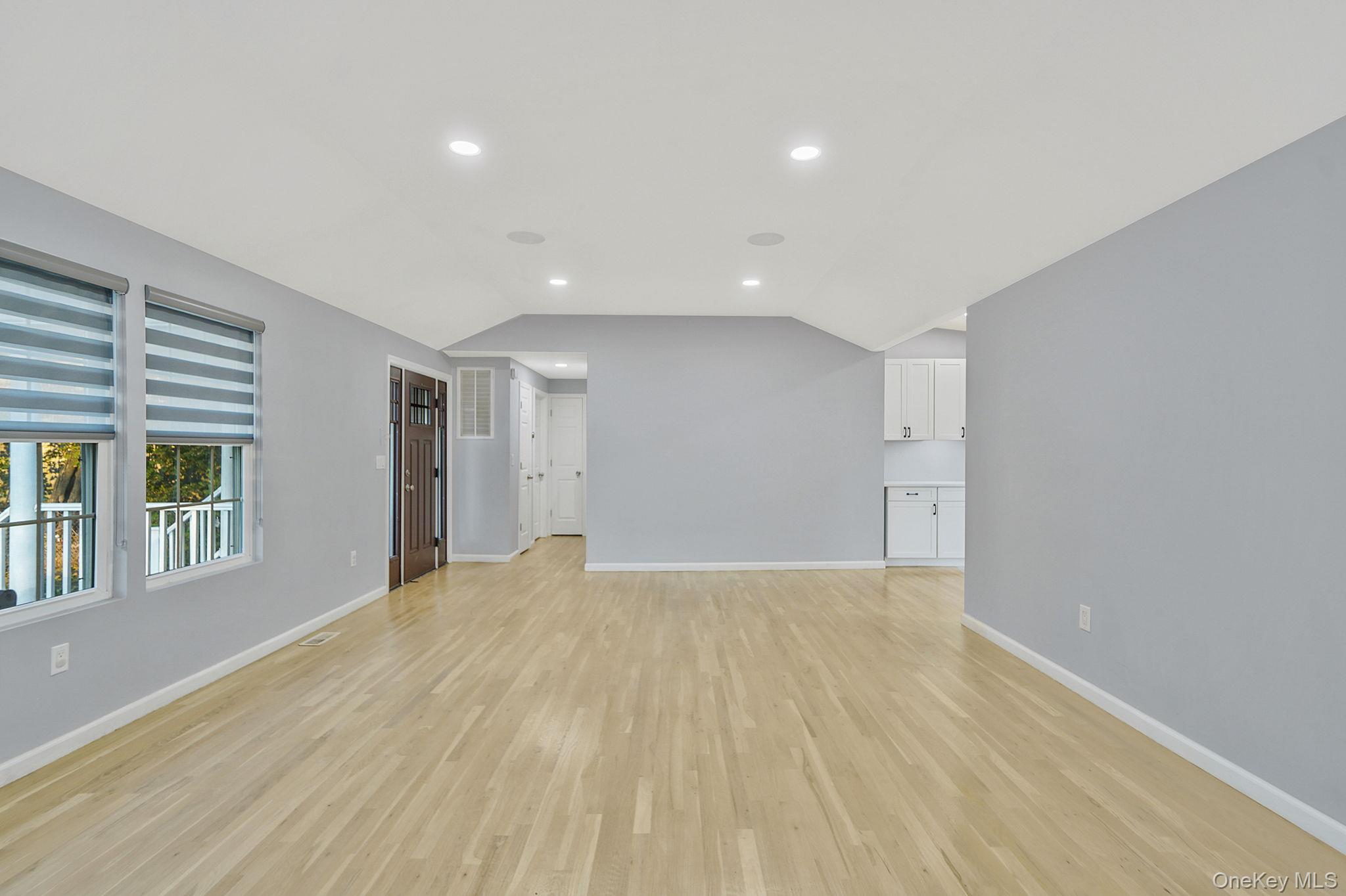 #7 photo, 20 Pell Avenue, サフォーク郡 North Babylon , NY 11703