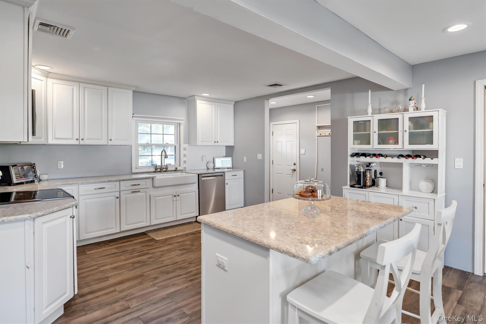 #3 photo, 93 Page Lane, ナッソー郡 Westbury , NY 11590