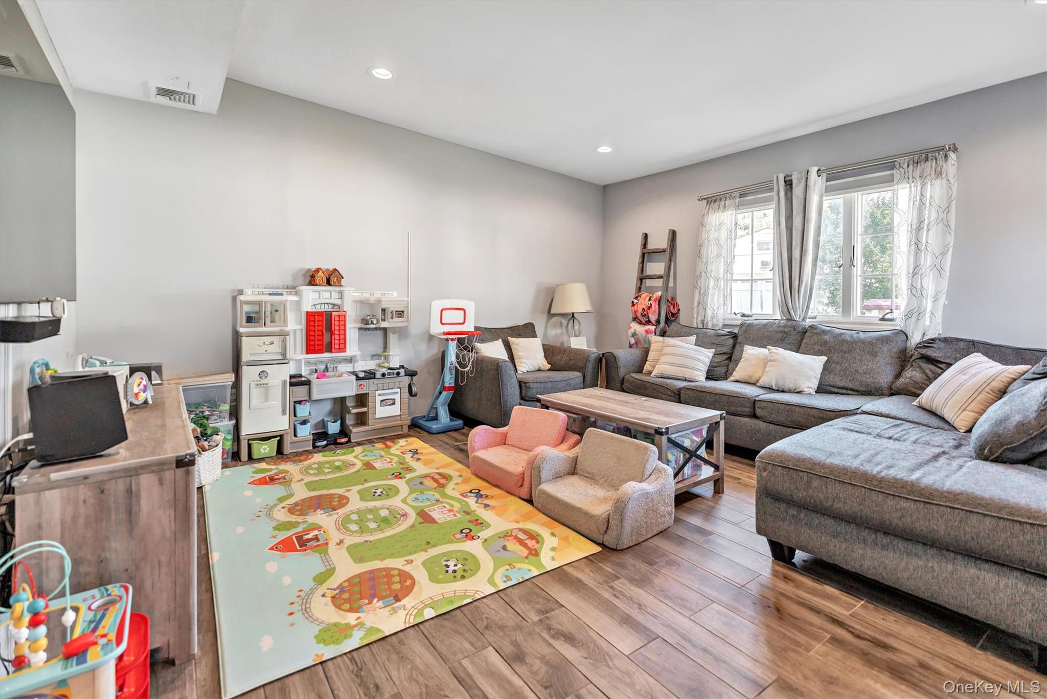 #6 photo, 93 Page Lane, ナッソー郡 Westbury , NY 11590