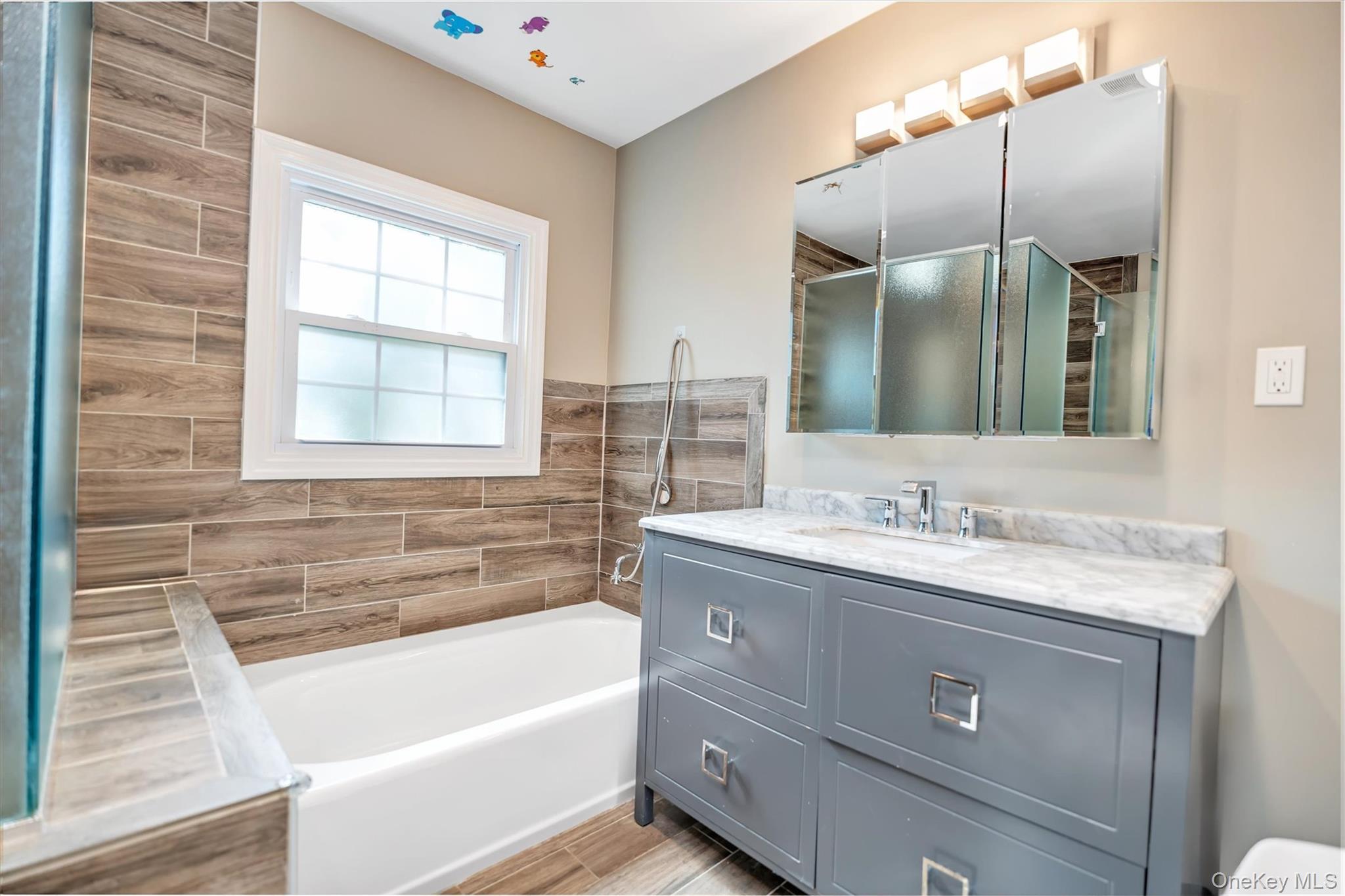 #8 photo, 93 Page Lane, ナッソー郡 Westbury , NY 11590