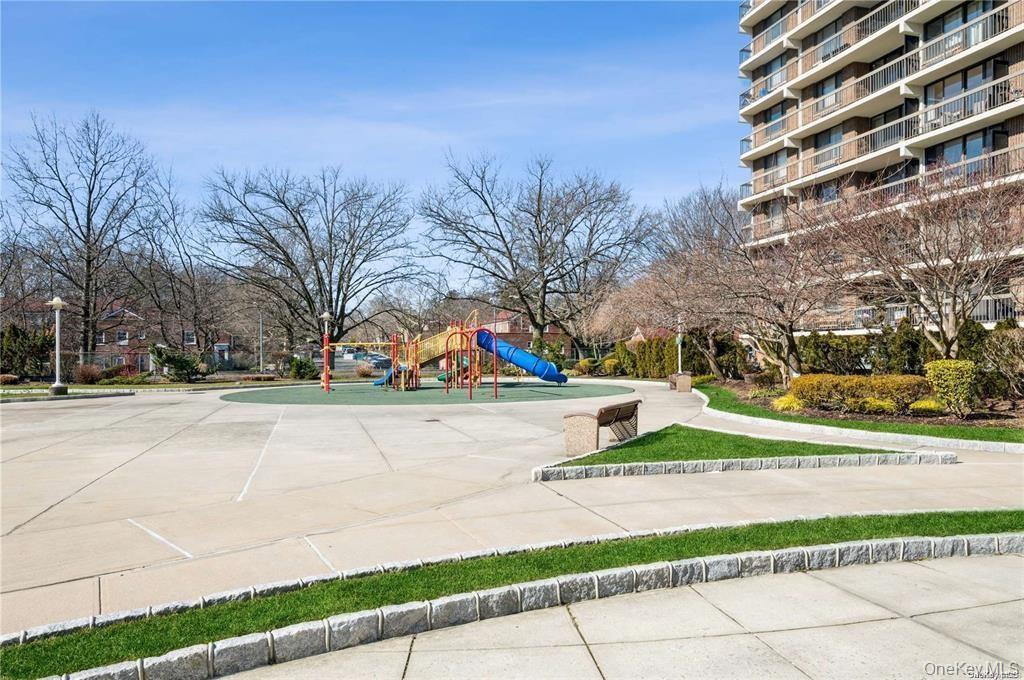 #13 photo, 152-18 Union Turnpike, Kew Garden Hills , NY 11367