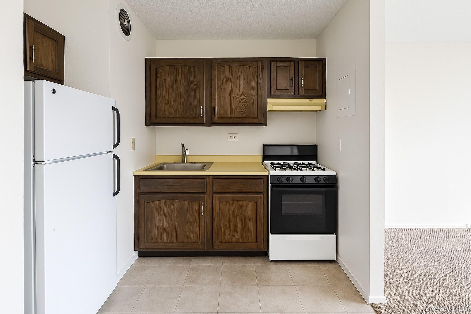 #9 photo, 152-18 Union Turnpike, Kew Garden Hills , NY 11367