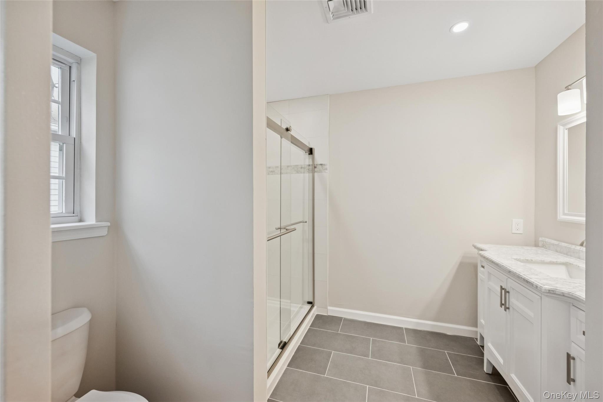 #14 photo, 99 Village Circle, サフォーク郡 Manorville , NY 11949