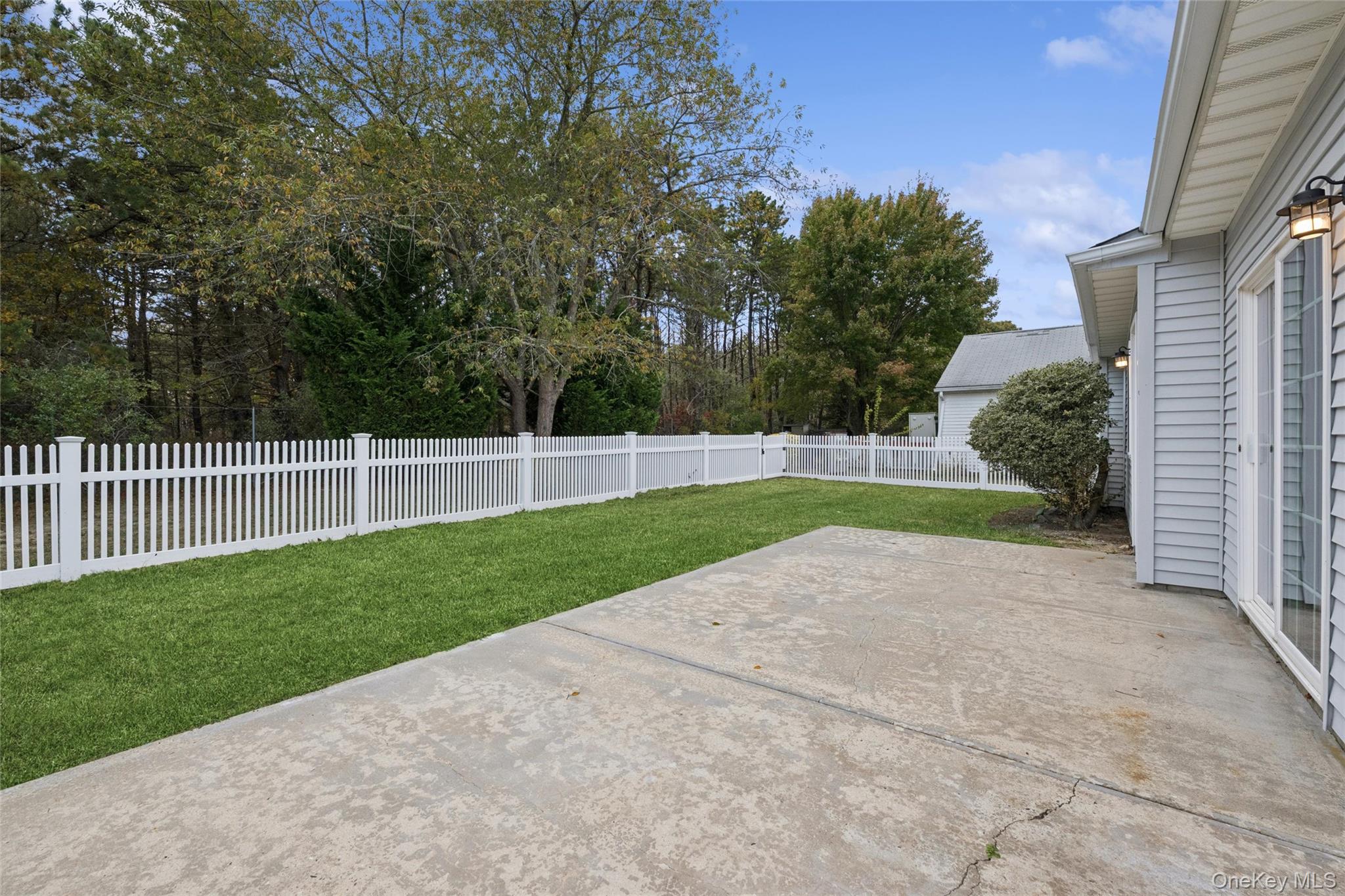 #20 photo, 99 Village Circle, サフォーク郡 Manorville , NY 11949