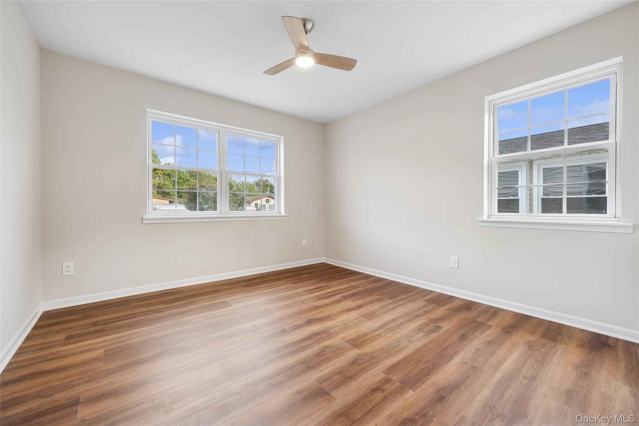 #7 photo, 99 Village Circle, サフォーク郡 Manorville , NY 11949