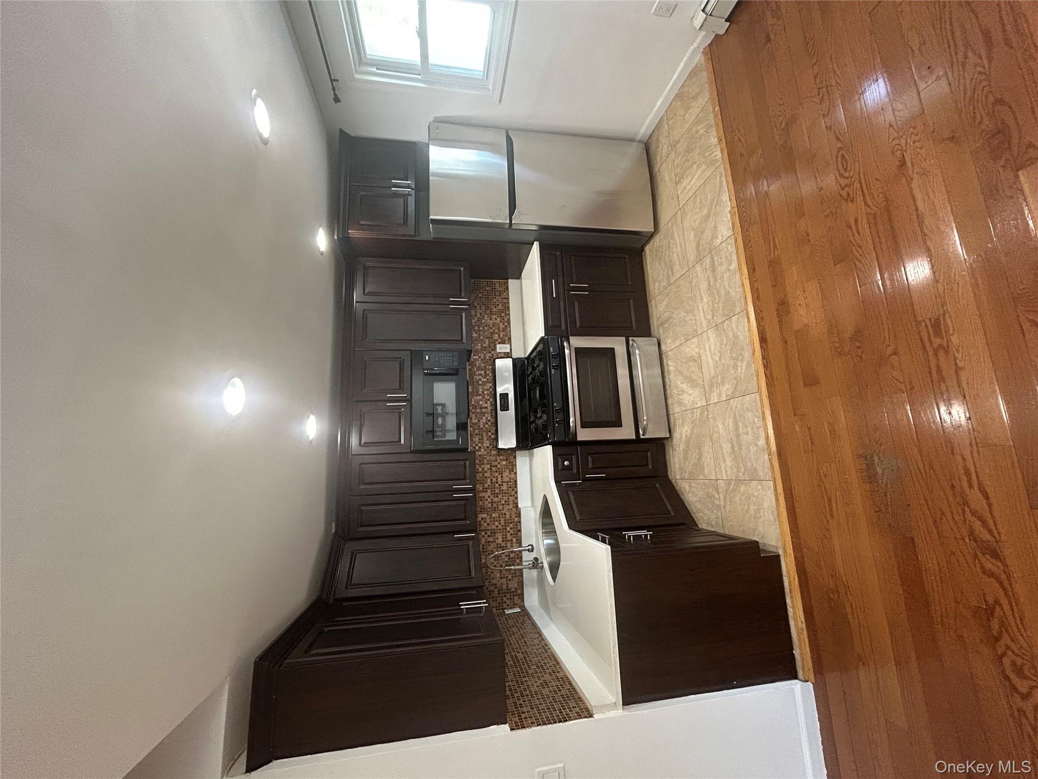 #3 photo, 13843 Springfield Boulevard, クイーンズ区 Springfield Gardens , NY 11413