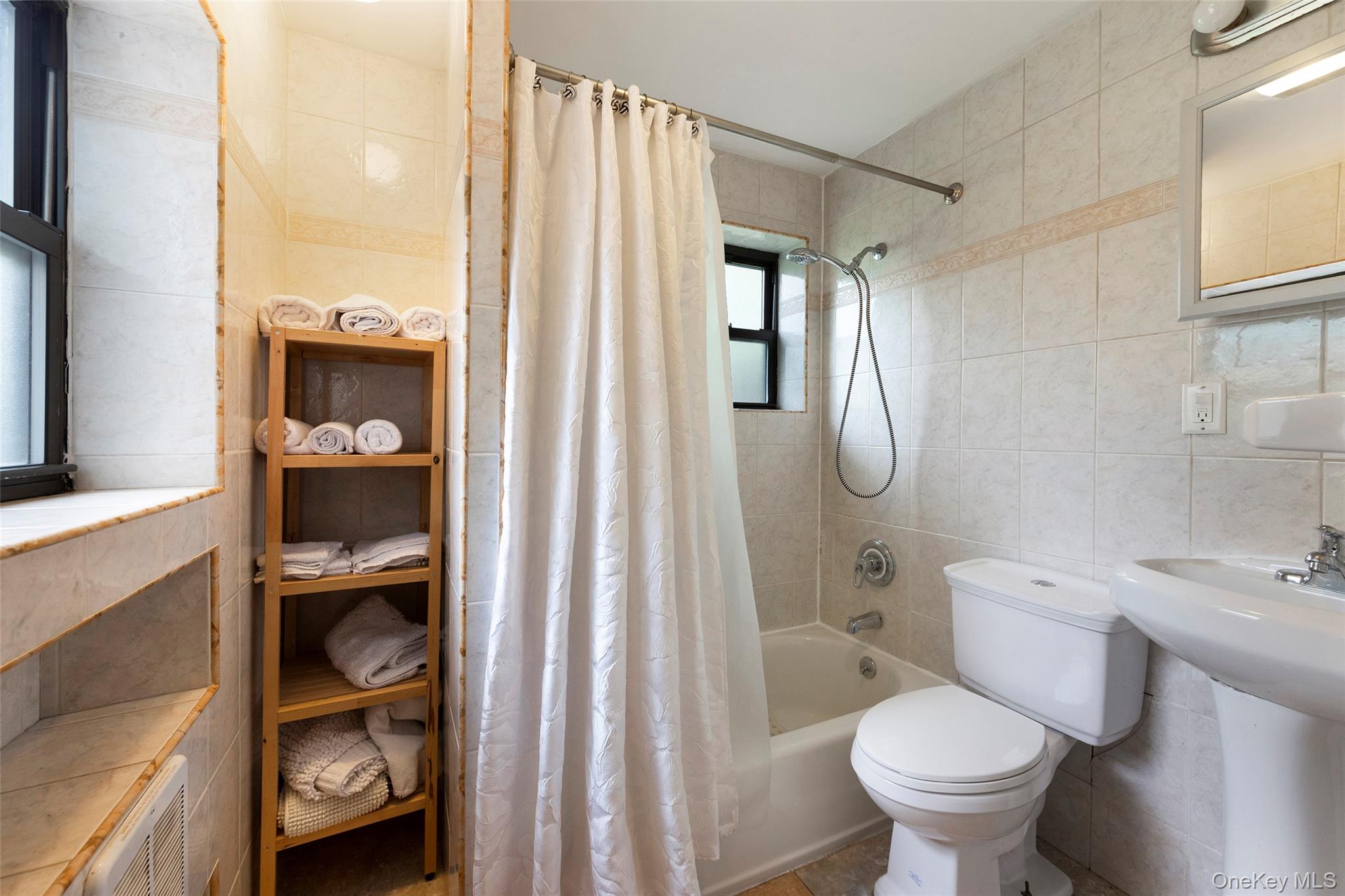 #11 photo, 121 Hancock Street, Brooklyn , NY 11216