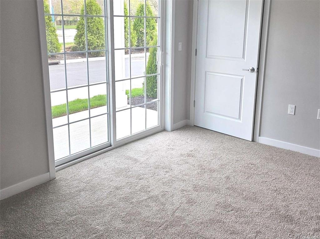 #7 photo, 221 Eastview Drive, サフォーク郡 Central Islip , NY 11722