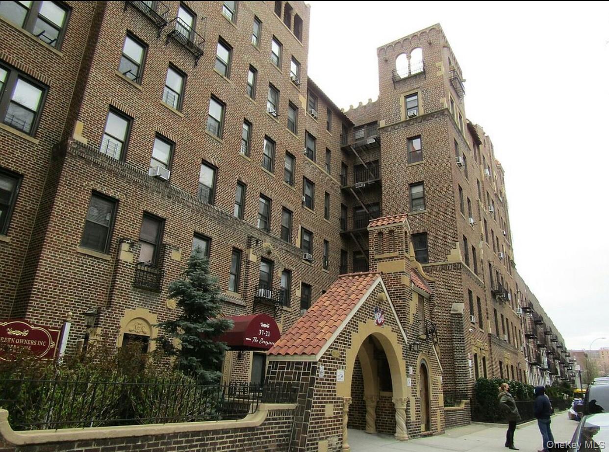 #1 photo, 37-21 80TH Street, クイーンズ区 Jackson Heights , NY 11372