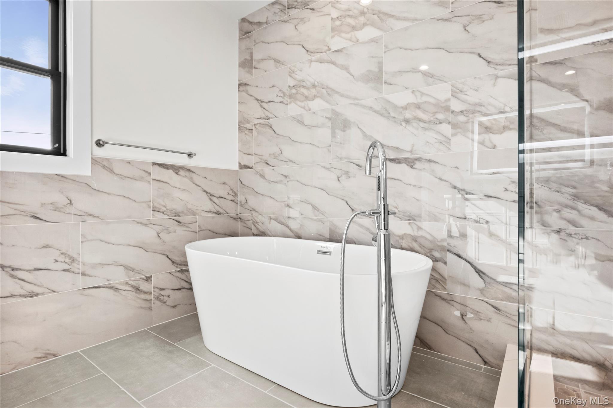 #20 photo, 121 Dean Street, ナッソー郡 Hicksville , NY 11801