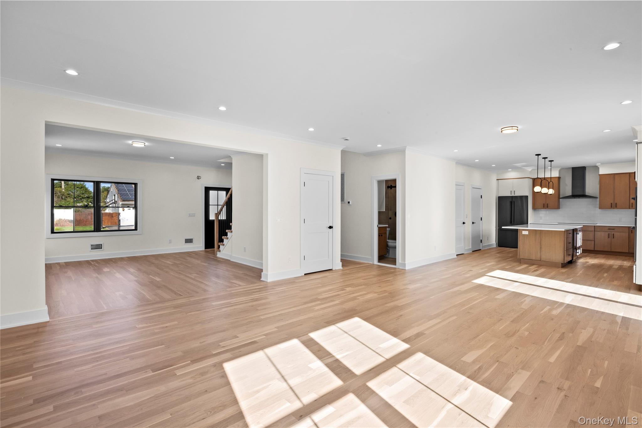 #7 photo, 121 Dean Street, ナッソー郡 Hicksville , NY 11801