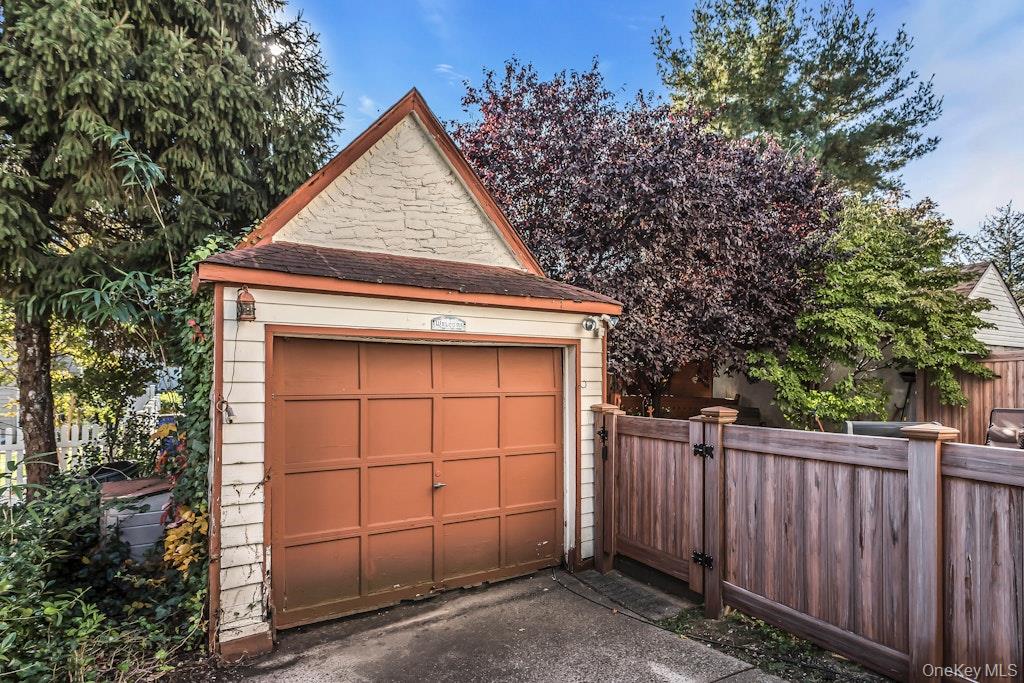 #14 photo, 4172 Glenwood Street, Little Neck , NY 11363