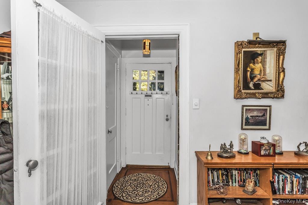 #2 photo, 4172 Glenwood Street, Little Neck , NY 11363