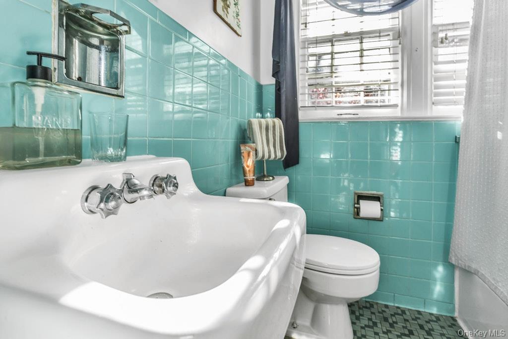 #6 photo, 4172 Glenwood Street, Little Neck , NY 11363