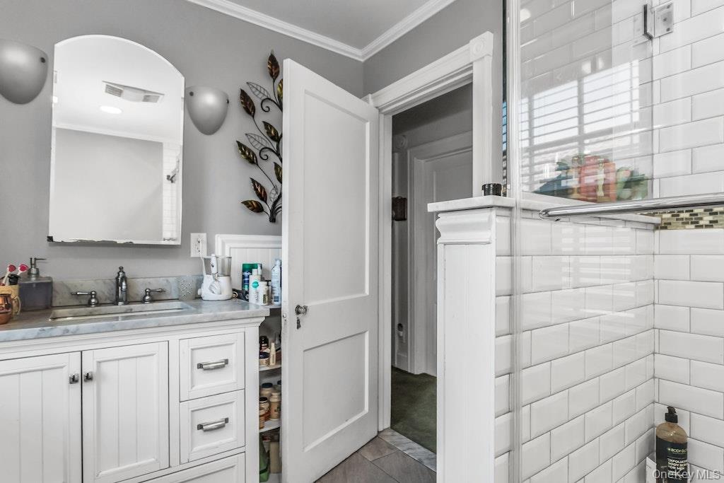 #8 photo, 4172 Glenwood Street, Little Neck , NY 11363