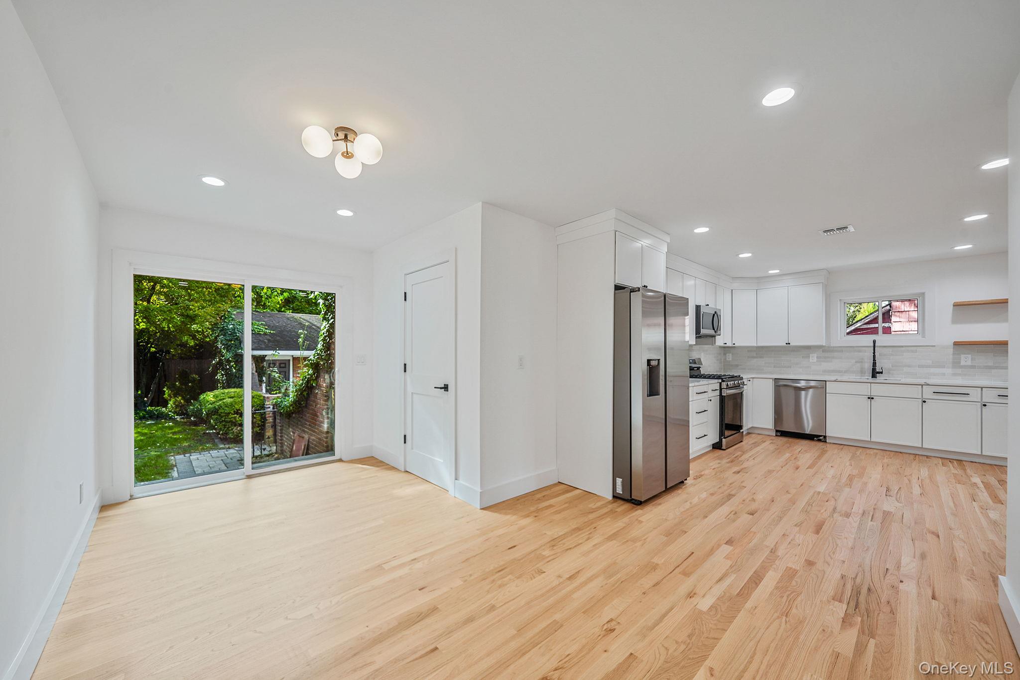 #13 photo, 32 Fairview Avenue, ナッソー郡 Port Washington , NY 11050