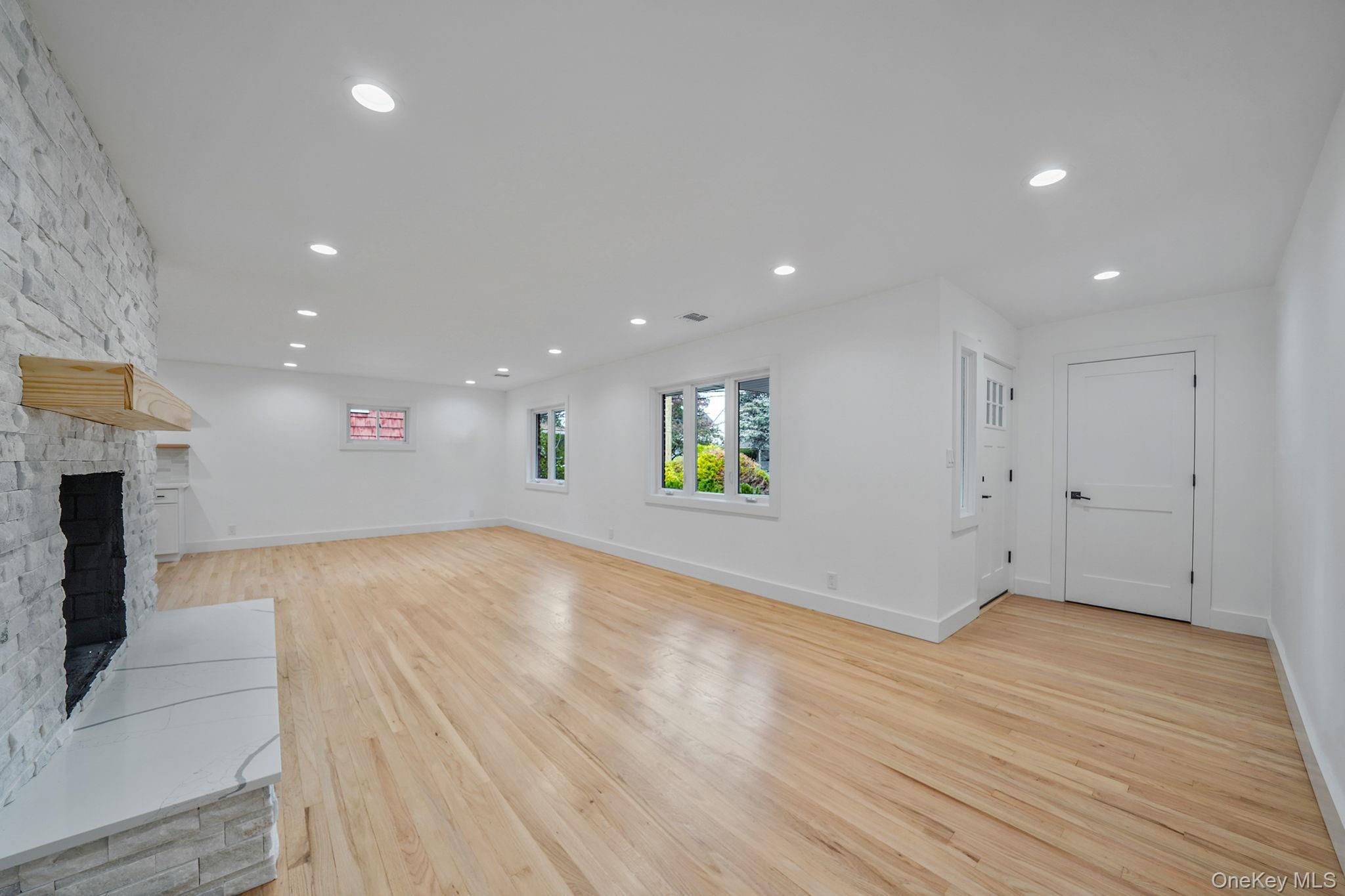 #7 photo, 32 Fairview Avenue, ナッソー郡 Port Washington , NY 11050