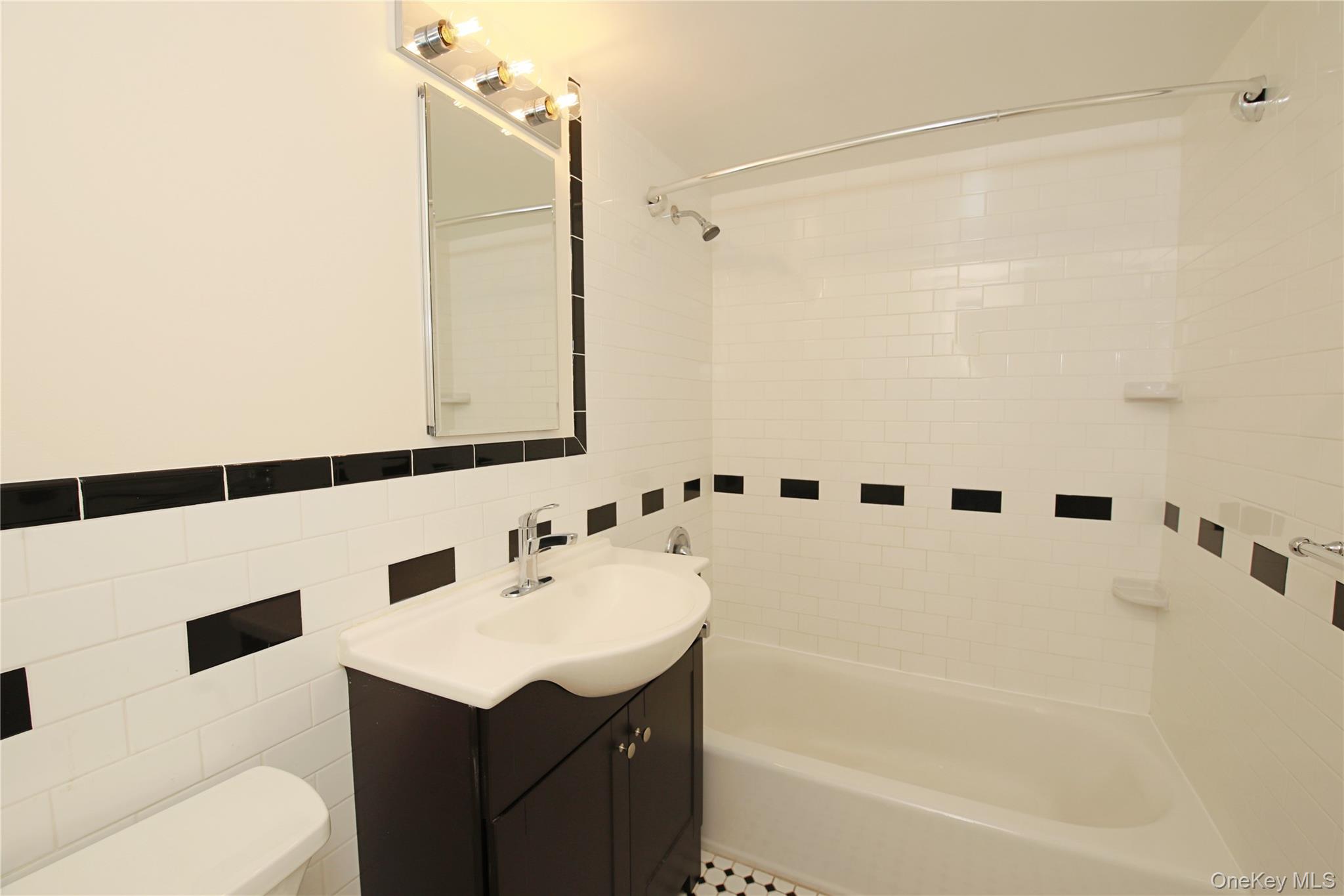 #11 photo, 121 Vincent Ave, ナッソー郡 Lynbrook , NY 11563