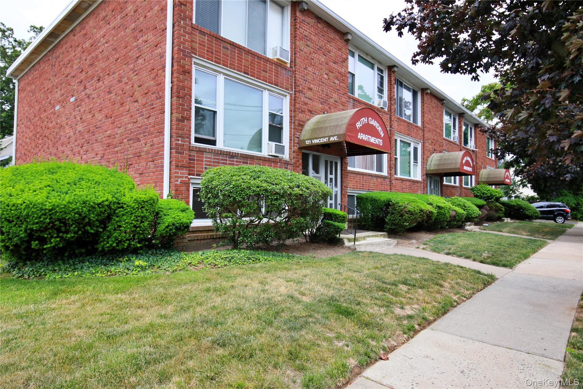 #12 photo, 121 Vincent Ave, ナッソー郡 Lynbrook , NY 11563