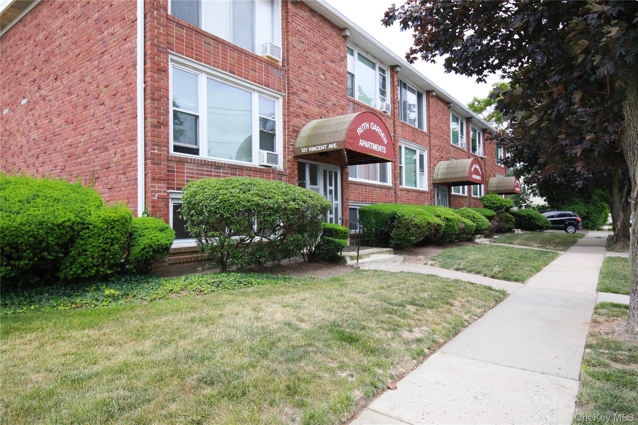 #18 photo, 121 Vincent Ave, ナッソー郡 Lynbrook , NY 11563