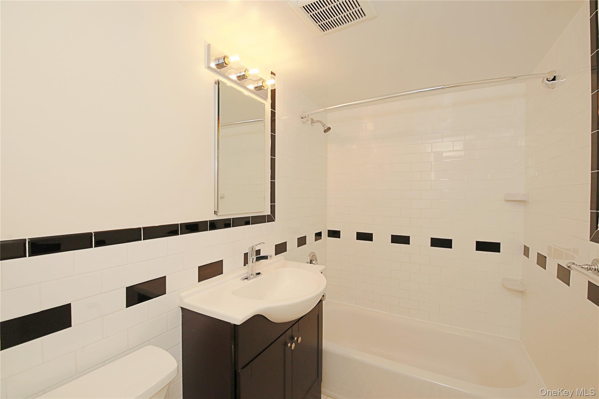 #5 photo, 121 Vincent Ave, ナッソー郡 Lynbrook , NY 11563