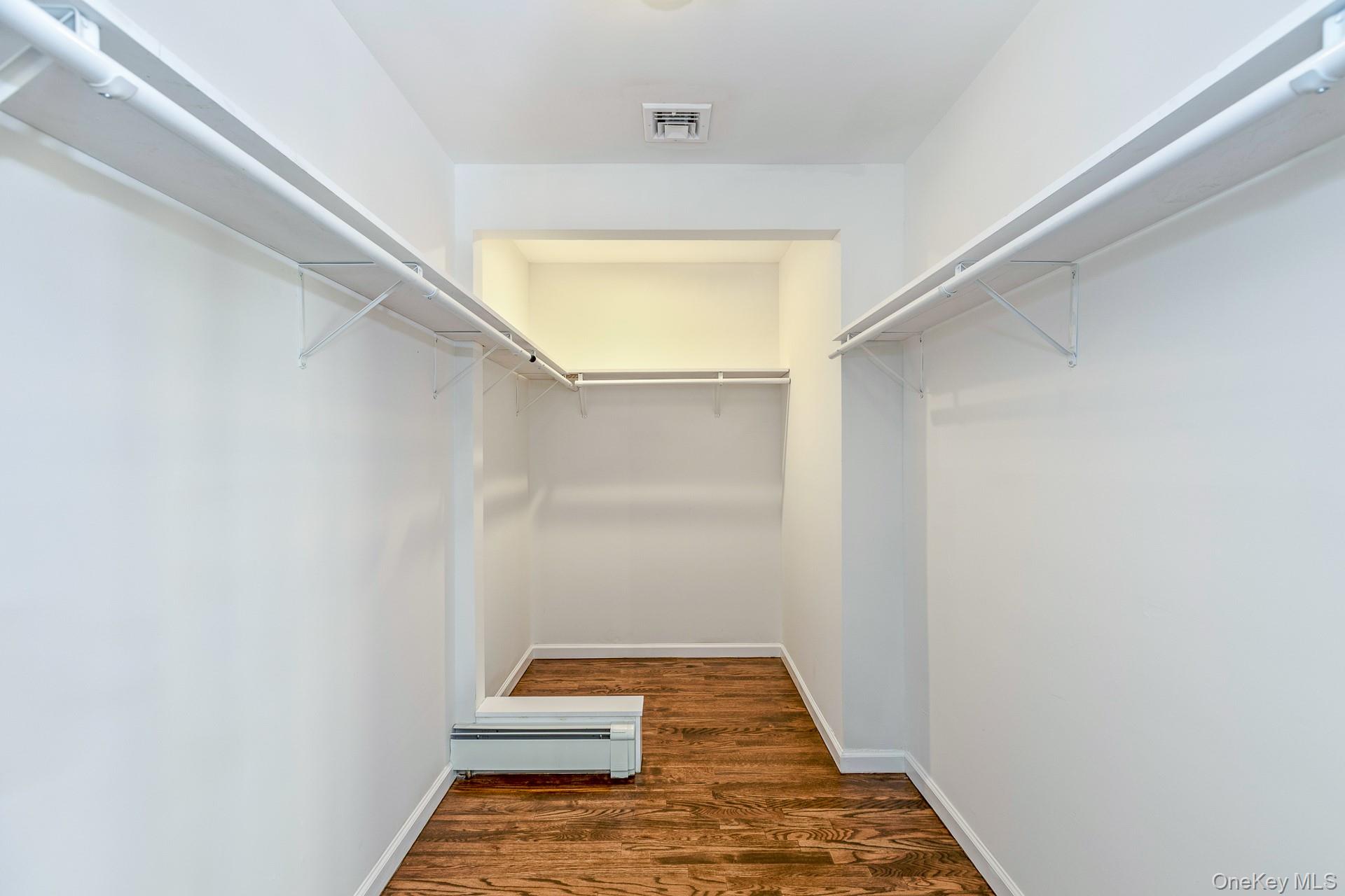 #13 photo, 47 Belleview Avenue, サフォーク郡 Center Moriches , NY 11934