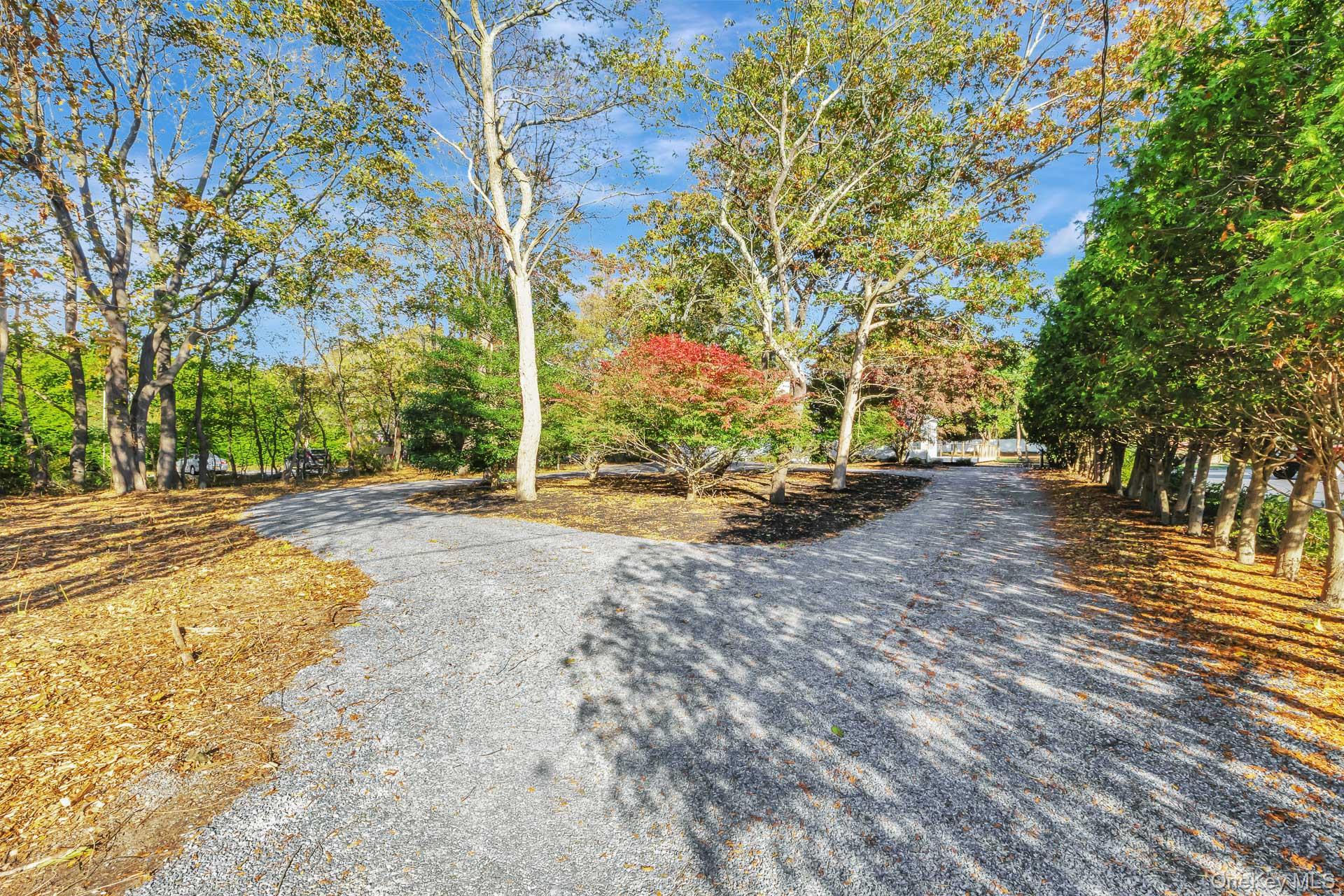 #3 photo, 47 Belleview Avenue, サフォーク郡 Center Moriches , NY 11934