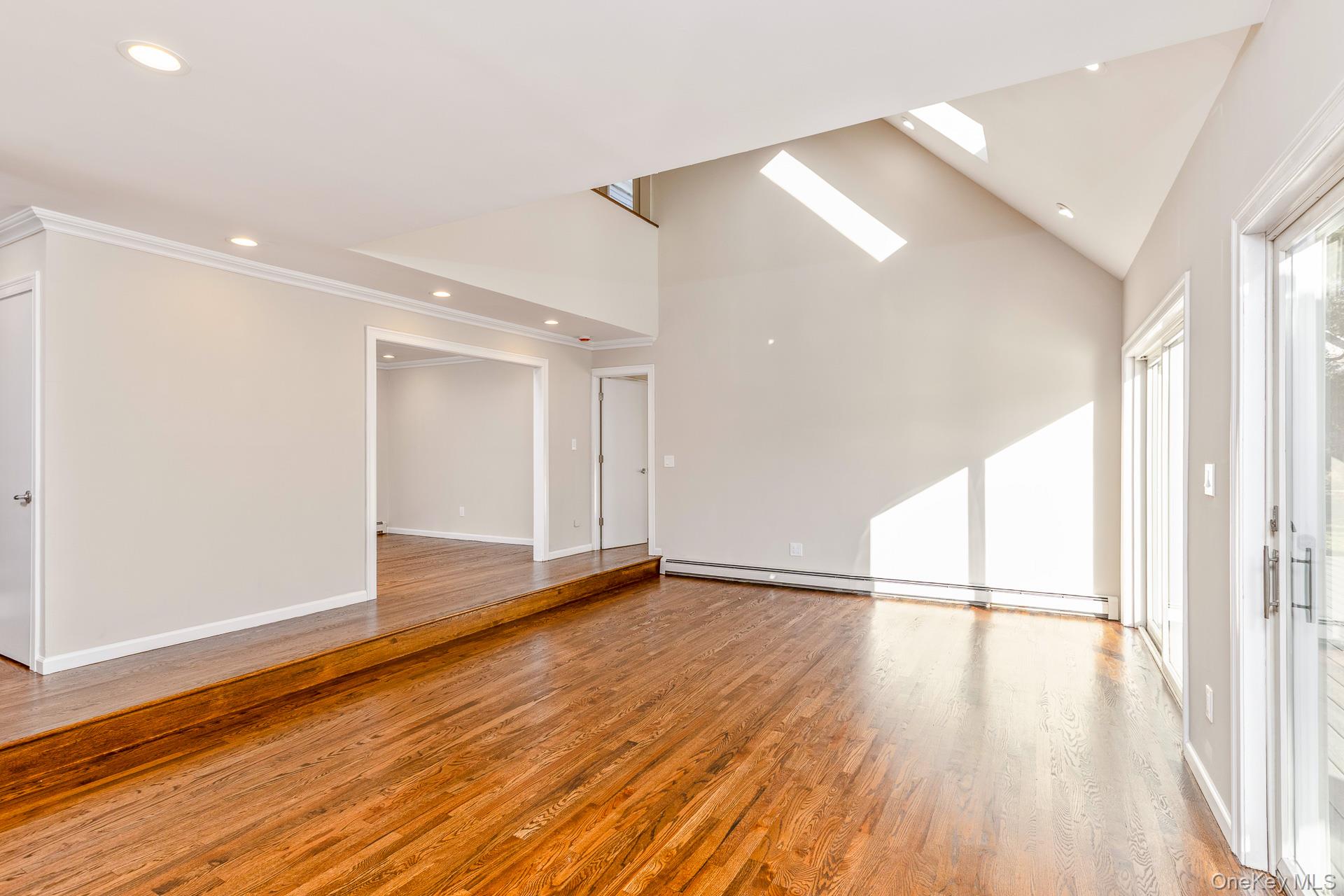 #7 photo, 47 Belleview Avenue, サフォーク郡 Center Moriches , NY 11934